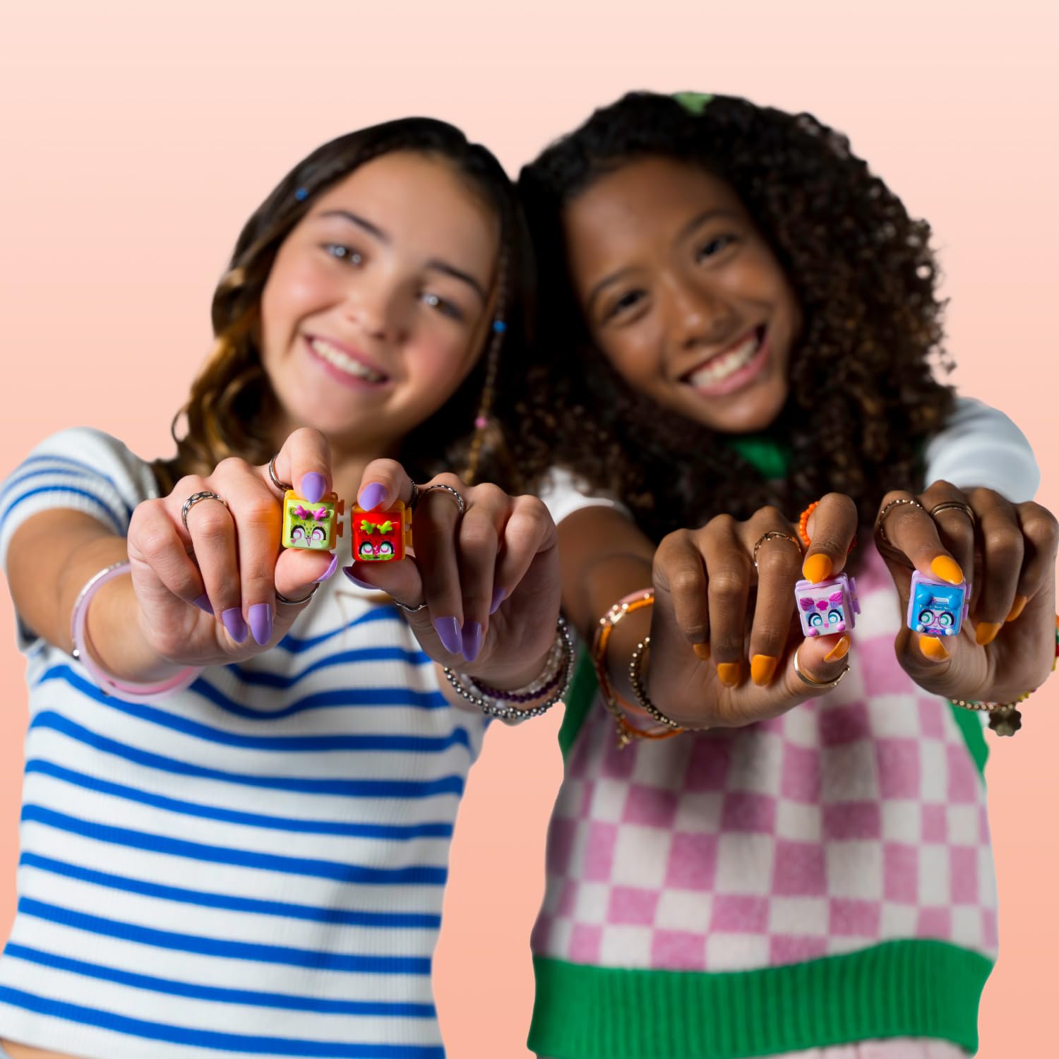 CLICKEEZ Multipack Serie 2 – 5 Mini Figure Kawaii da Cliccare – Keycap Trasformabile con Portachiavi – Fidget Toy Sensoriale con Effetto ASMR – Gioco Collezionabile – Da 6 Anni