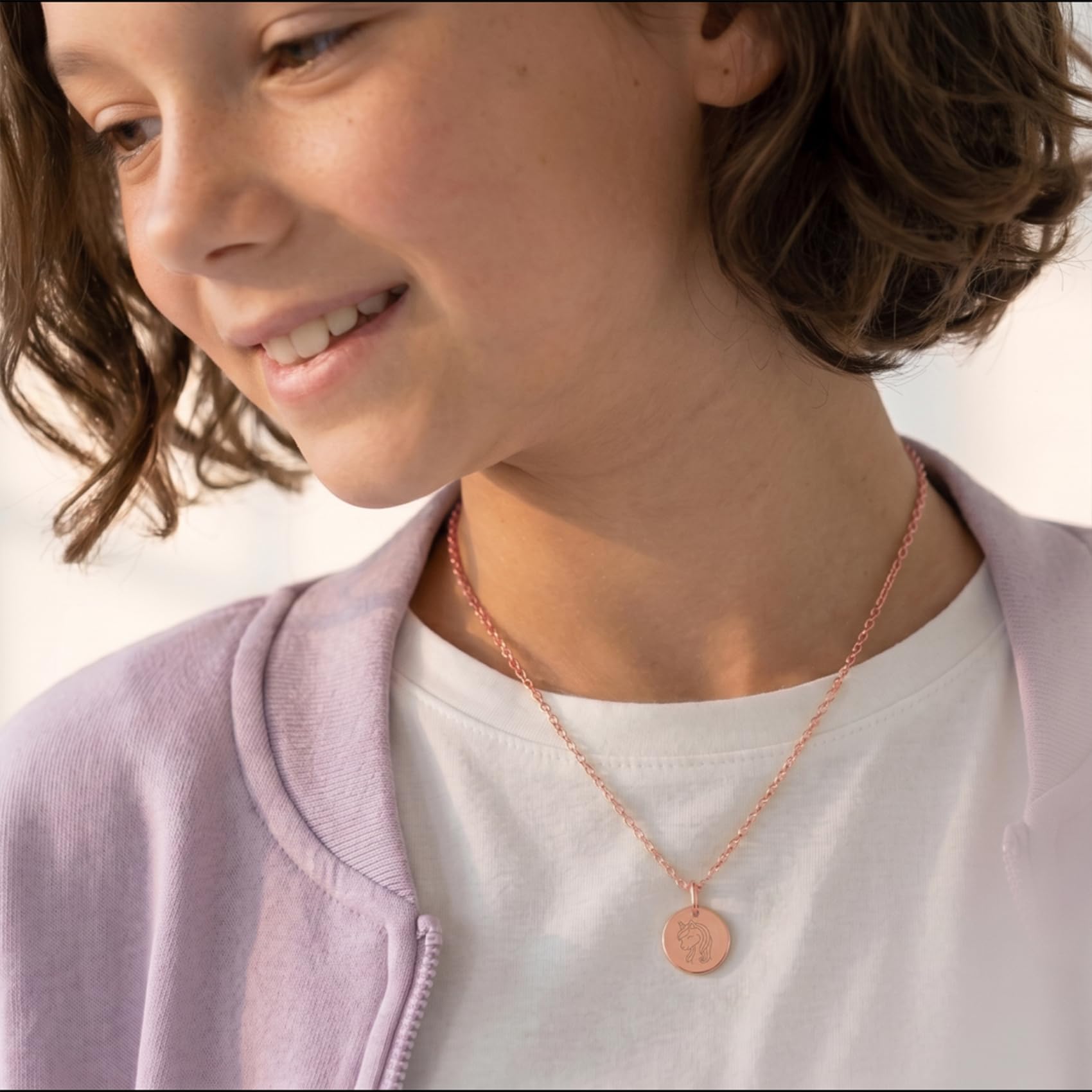 Amoonìc Kette Kinder personalisiert Silber 925 (Gold/Rosegold vergoldet) | Halskette Mädchen Jungen Ketten Anhänger mit Gravur Symbol (Einhorn, Regenbogen, Drache, Engel) Namen, Schmuck Geschenk Taufe