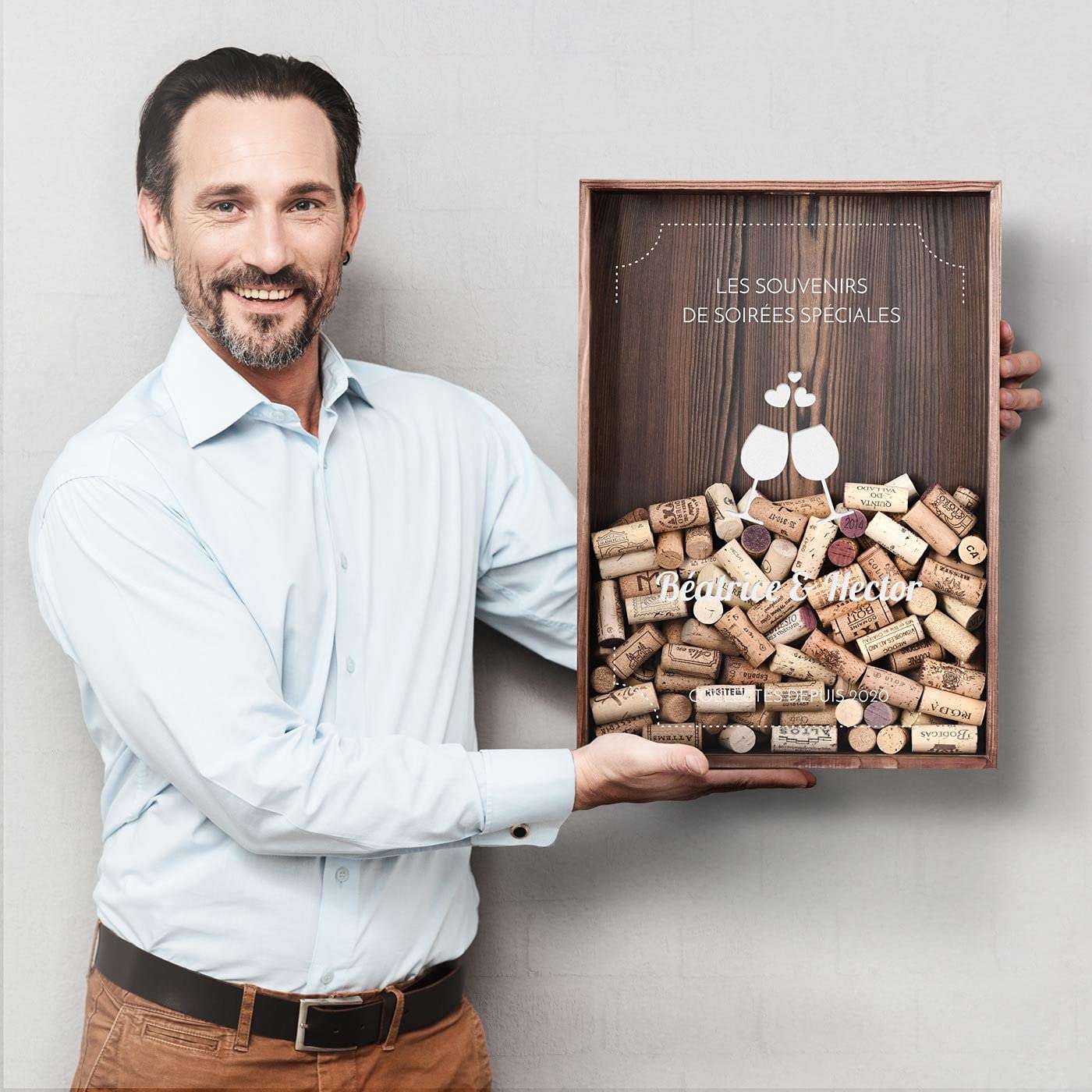 Maverton Boîte Personnalisée aux bouchons pour Couples - Coffret personnalisé pour couples mariés - Cadeau Personnalisé - Ouvre-bière inclus - Cadeau Mariage - Cadeau couple - Cadeau Noel - spéciale
