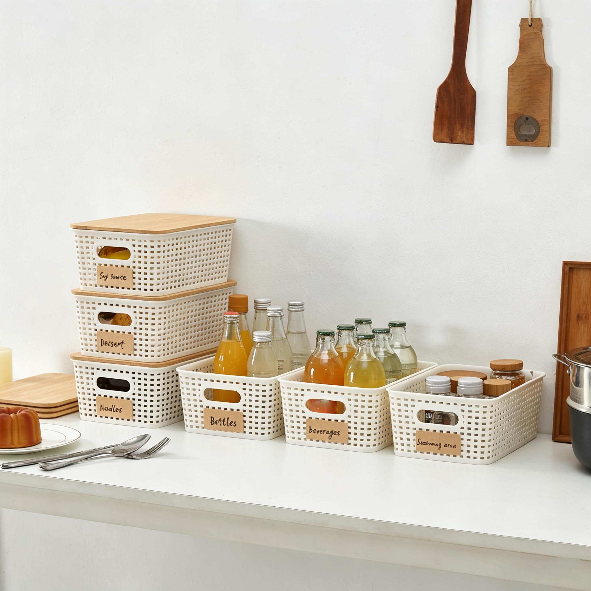 Sagittar Lot de 6 boîtes de rangement avec couvercle en bambou, panier de rangement en plastique imitation rotin, boîtes de rangement empilables, organisateur idéal pour bureau, garde-robe (Blanc)