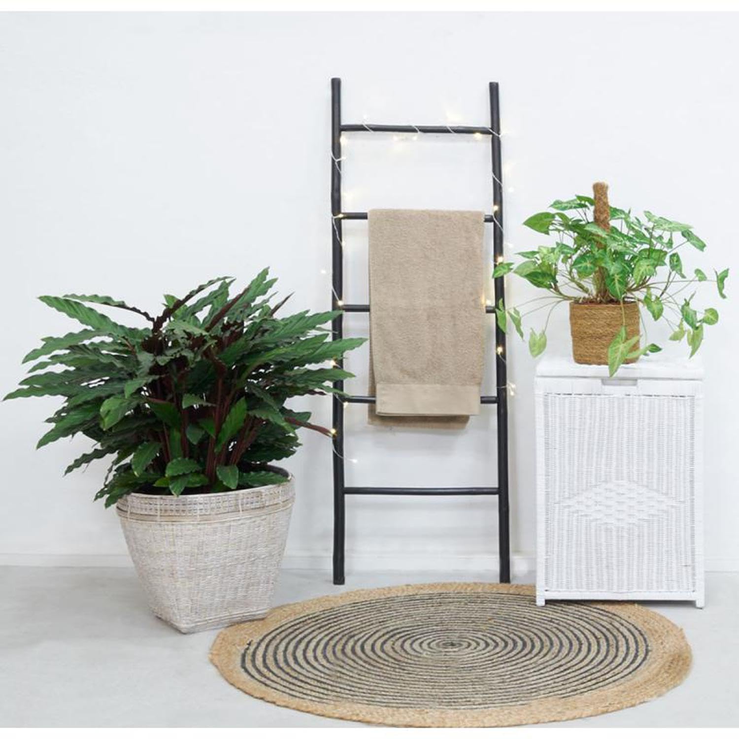 AUBRY GASPARD - Échelle Porte-Serviette Bambou Noir - Laquée - 5 Barreaux - 50 x 150 cm - Décoratif Prêt à l'emploi - Idéal Salle de Bain Élégante - Utilisation Décorative