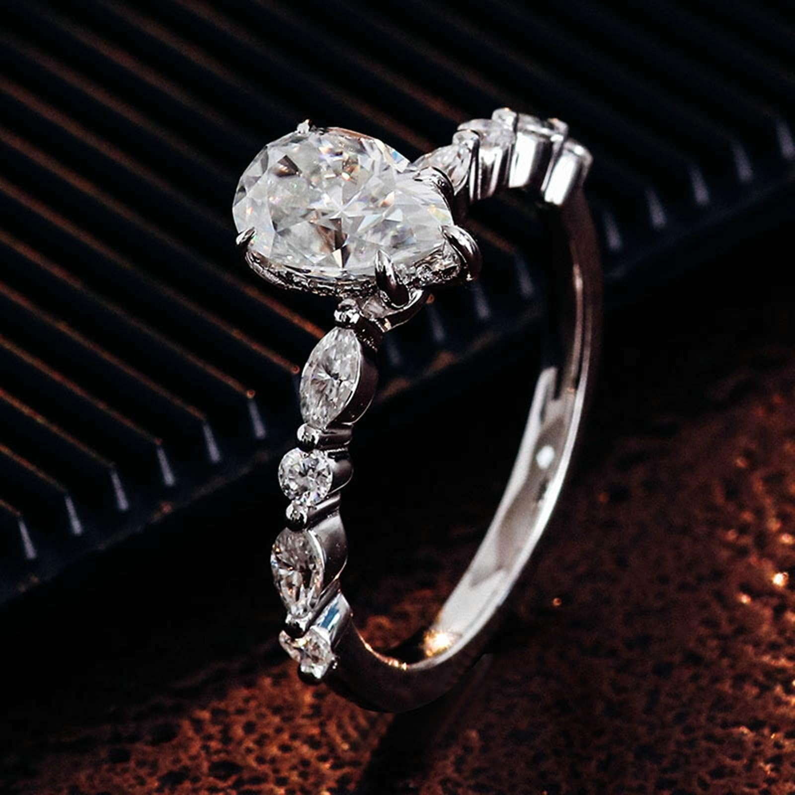 Anillo de mujer con grabado de oro blanco de 9 quilates moissanit con moissanit blanco de 1/2/3 quilates en forma de pera, tamaño 45 (14,3), fácil para tía, graduación personalizable
