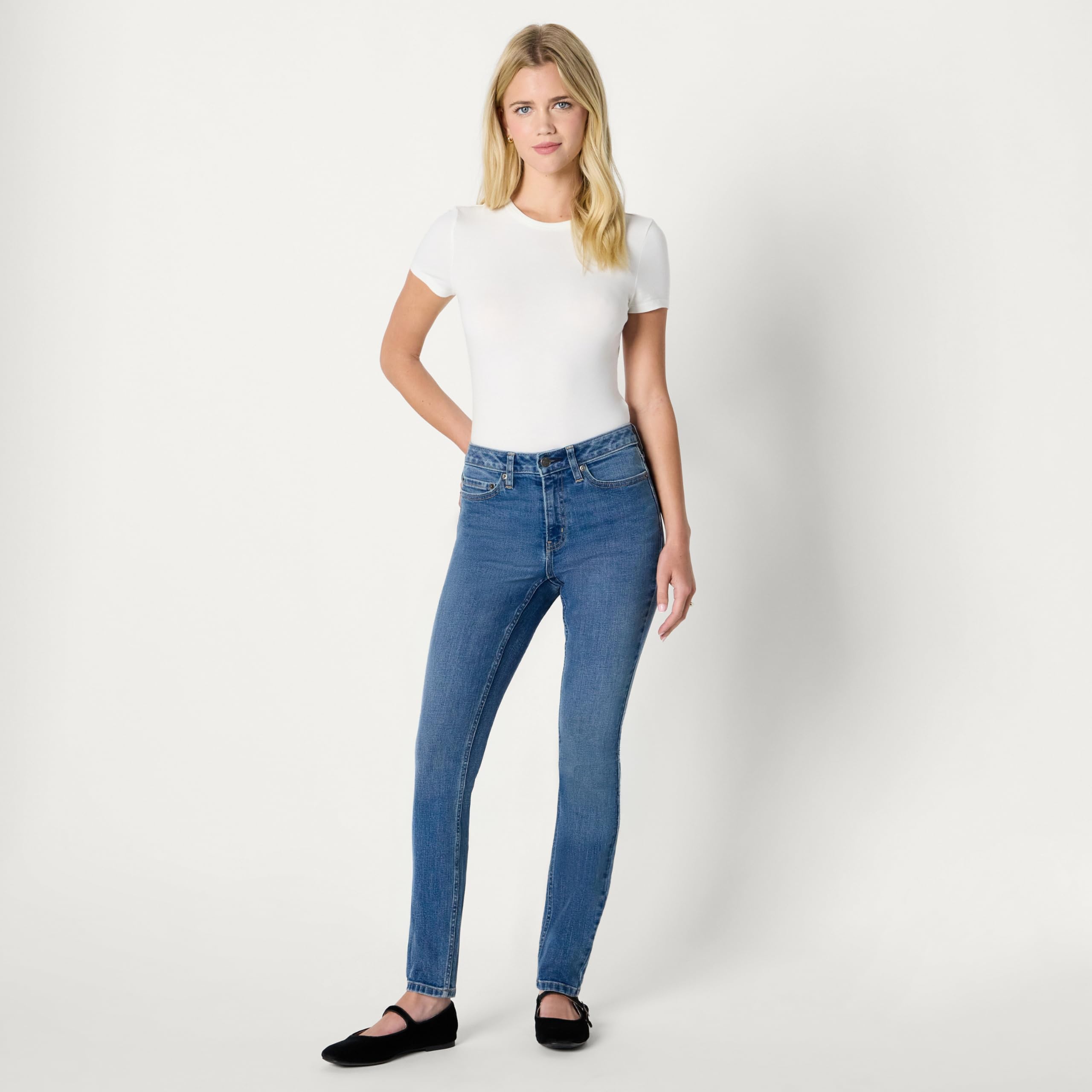 Amazon Essentials Womens Versatile High Stretch Mid-Rise Skinny Jeans