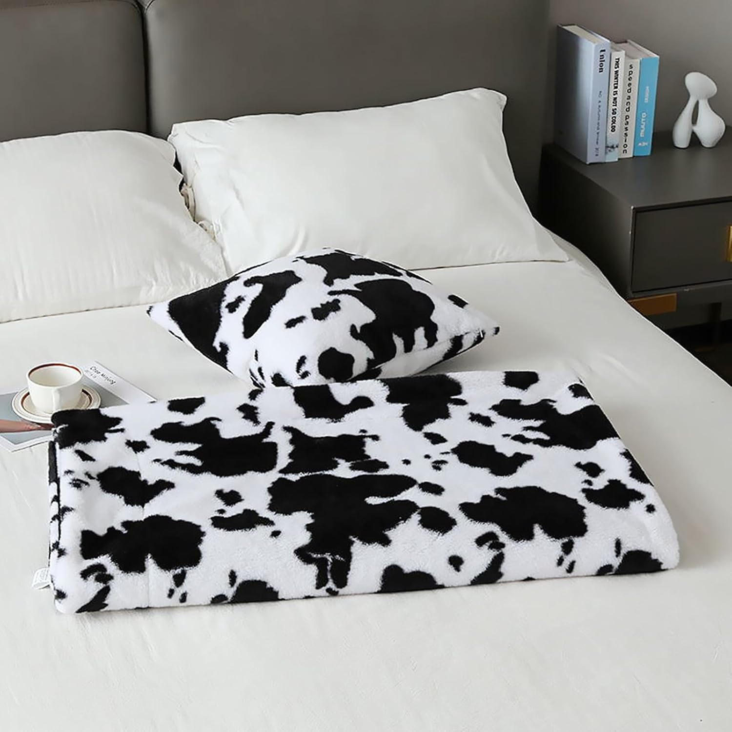 UKELER Fluffy Cow Bed Blankets and Throws, 480 GSM Double Sided Cozy Shaggy Faux Fur Blanket Soft Plush Thick Throw Blanket for Bed, Couch, Sofa, Office, Camping 60''x80'', Black and White