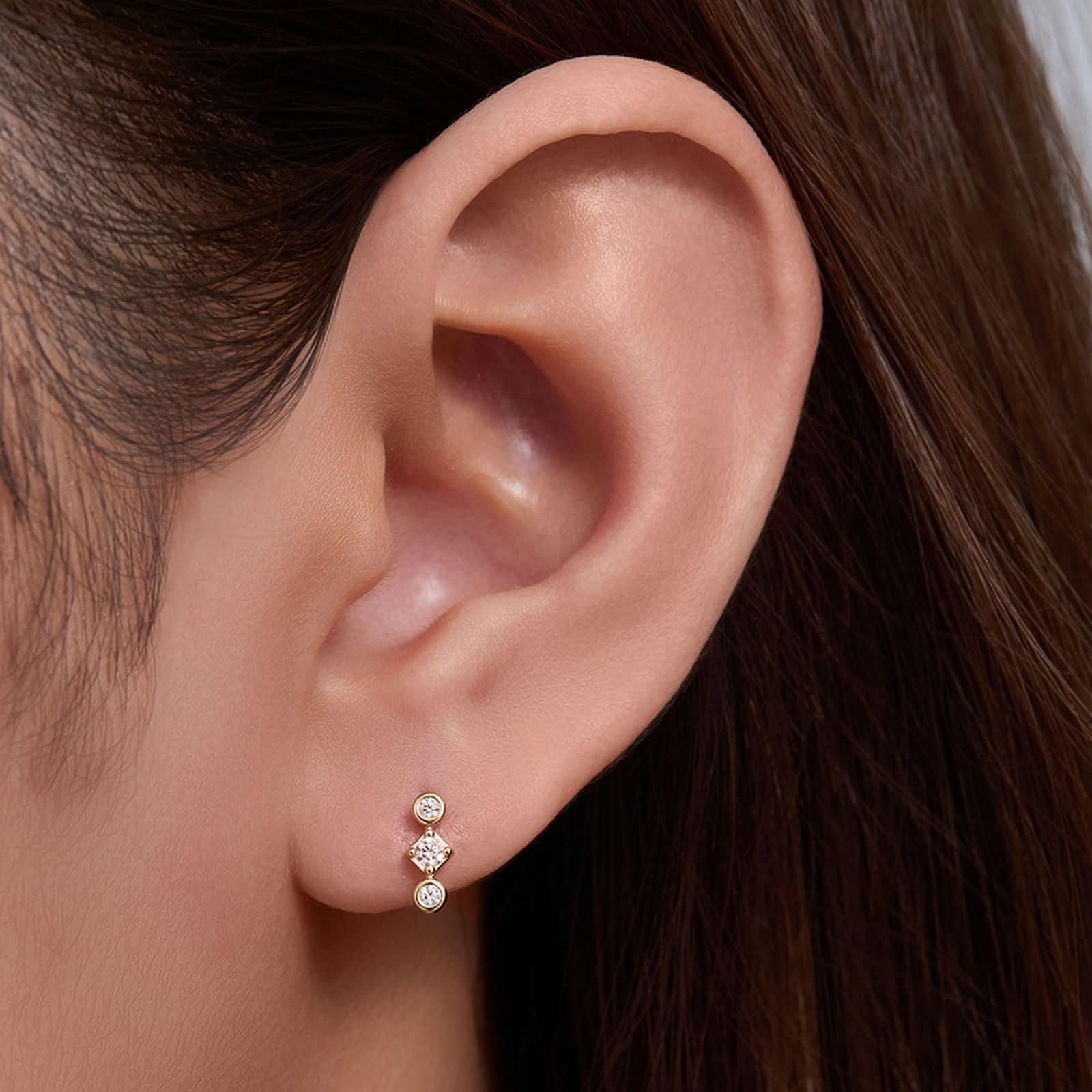 Pendientes de tuerca de oro amarillo para mujer, oro amarillo de 14 quilates, diseño simple de rombo redondo con moissanita, aretes de tuerca para cartílago de hélice para mujeres, esposa