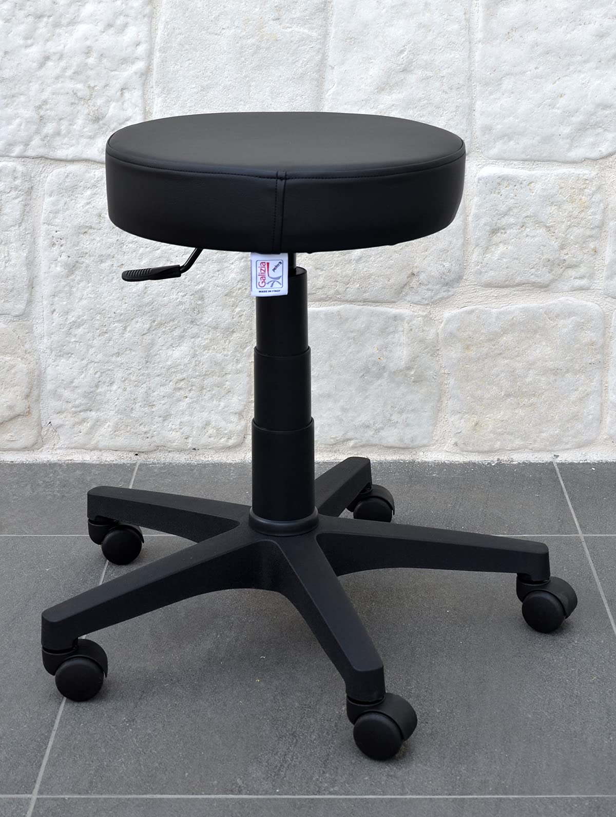 GALIZIA Prjme Sgabello Girevole per Centro ESTETICO, STUDIO MEDICO, DENTISTICO PER STUDIO PODOLOGO, Regolabile in Altezza A Gas, in ECOPELLE LAVABILE 100% (NERO)