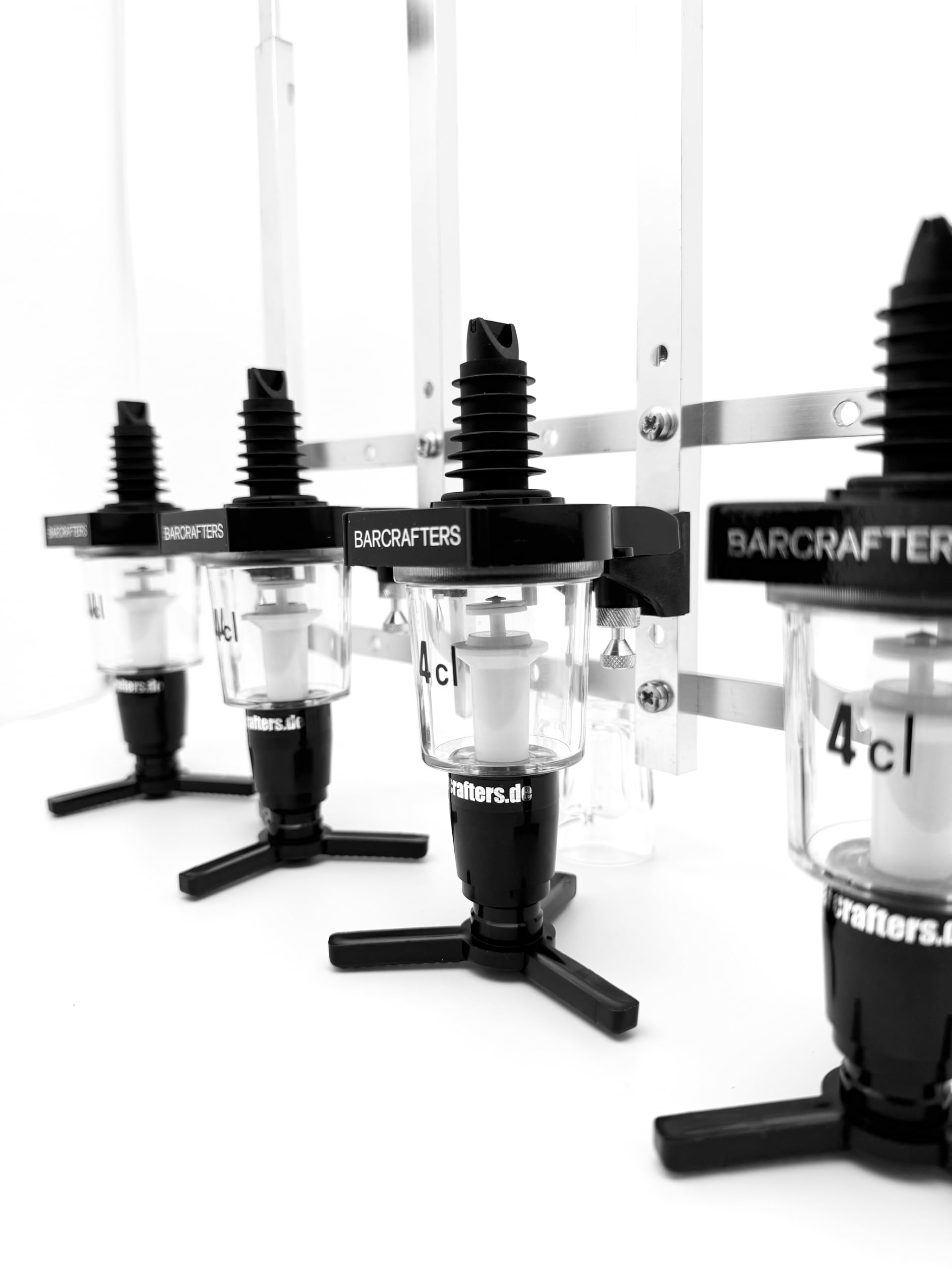 Spirituosen Dosierer, Halterung, Dosiergerät Set 4-er Reihenhalterung, Wandhalterung inkl. 4 Portionierer in 4 cl, Dosiergerät