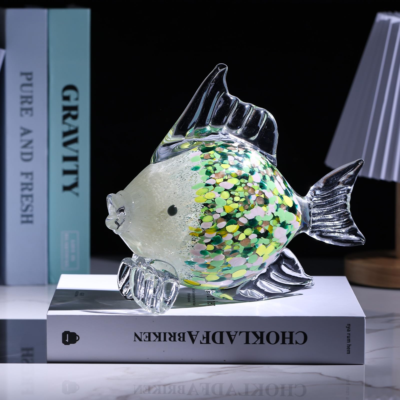 Amazon.co.jp: oliruim 手吹き 色付きガラス 魚の文鎮 - モダンな 