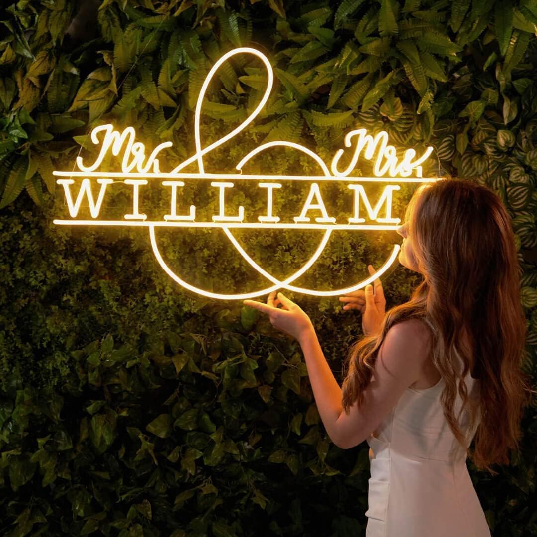 Custom Mr & Mrs Your Family Name LED Neon Sign Last Name Neon Night Light Wedding Engagement Grass Wall Party Backdrop Decor Gift — image 1