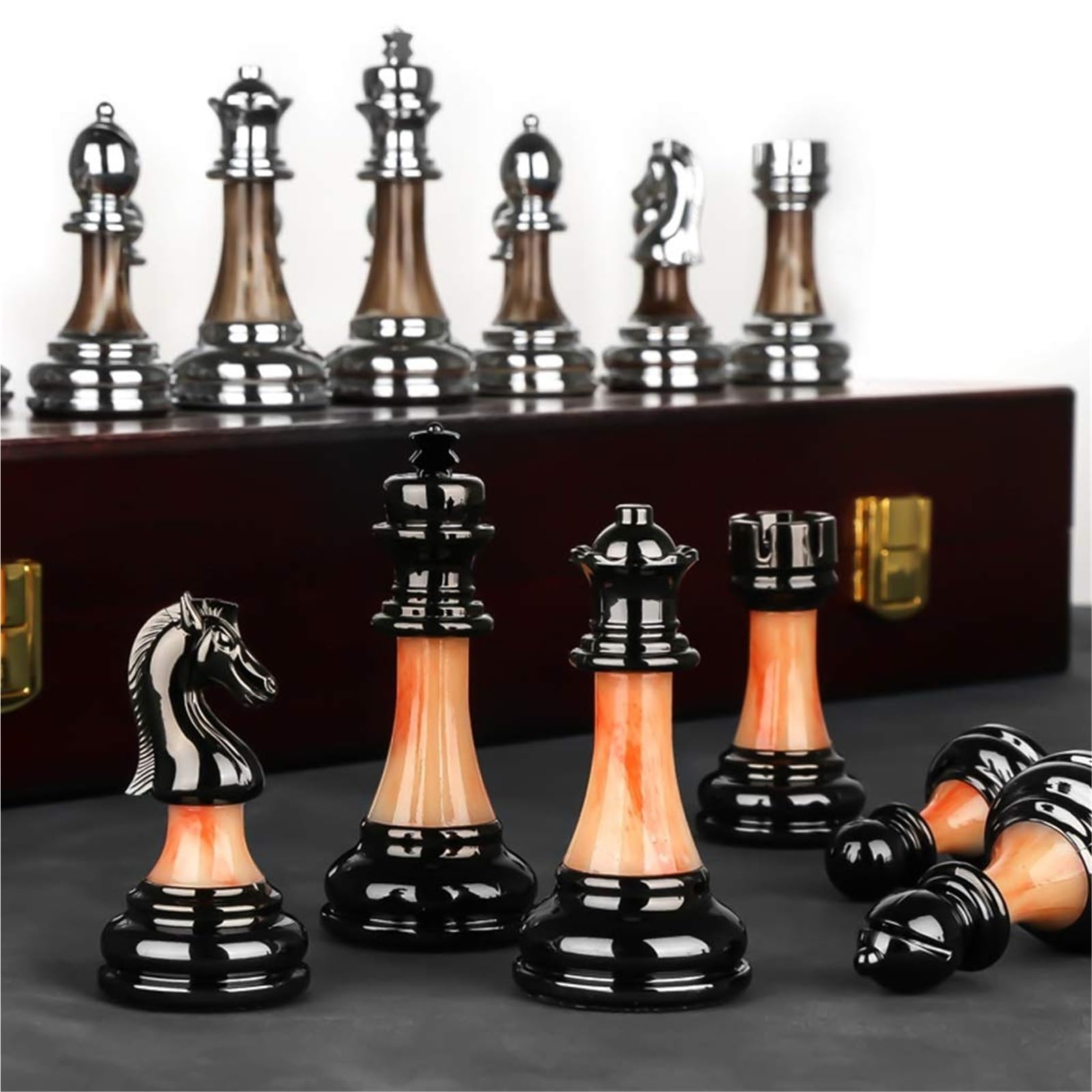 Set di scacchi internazionale, scacchiera classica, pezzi degli scacchi fatti a mano, set di scacchi in legno pieghevoli in metallo for adulti scacchiera portatile