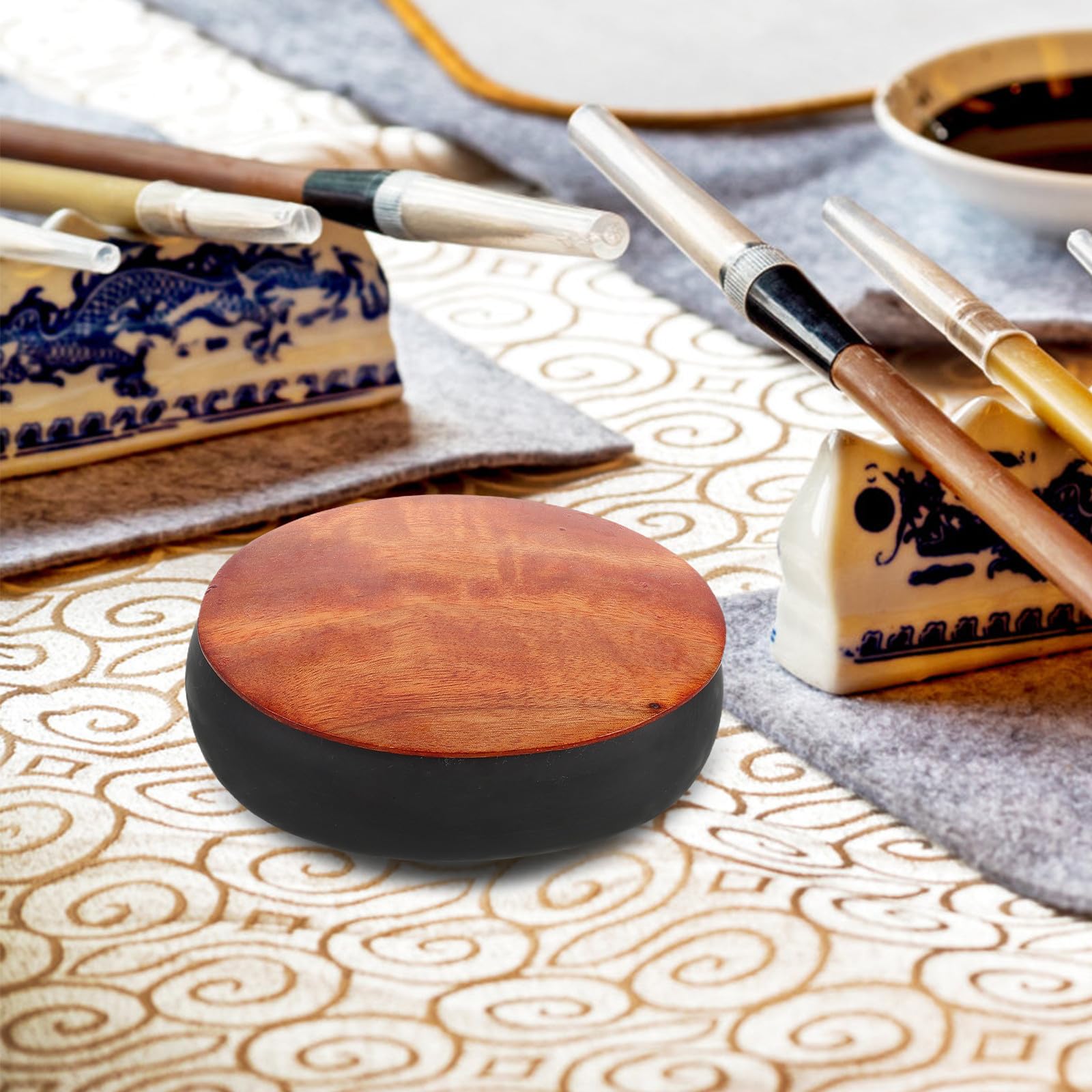 Tragbarer Chinesischer Retro Tuschstein mit Deckel Kleiner Kalligrafie Tintenplatte aus Verschleißfestem Inkstone und Holz für Künstlerische Kreation und Kalligrafie Übung
