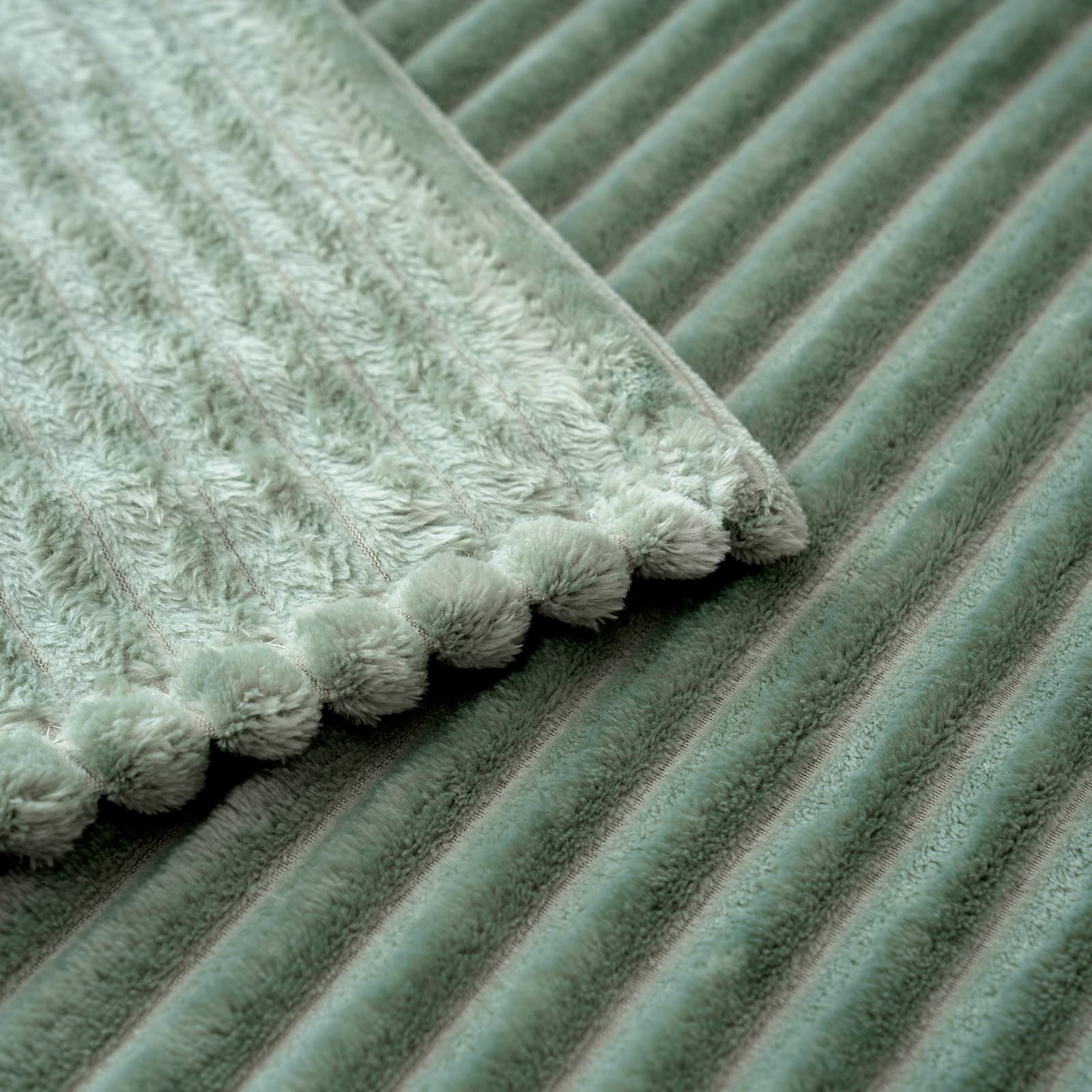 MIULEE Coperta Pile Calda Divano in Velluto Coperta Plaid Morbida per Singolo e Matrimoniale Letto Decorazioni Casa Poltrona Tinta Unita per Letto Ufficio Elegante 1 Pezzo 125x150 CM Verde Chiaro