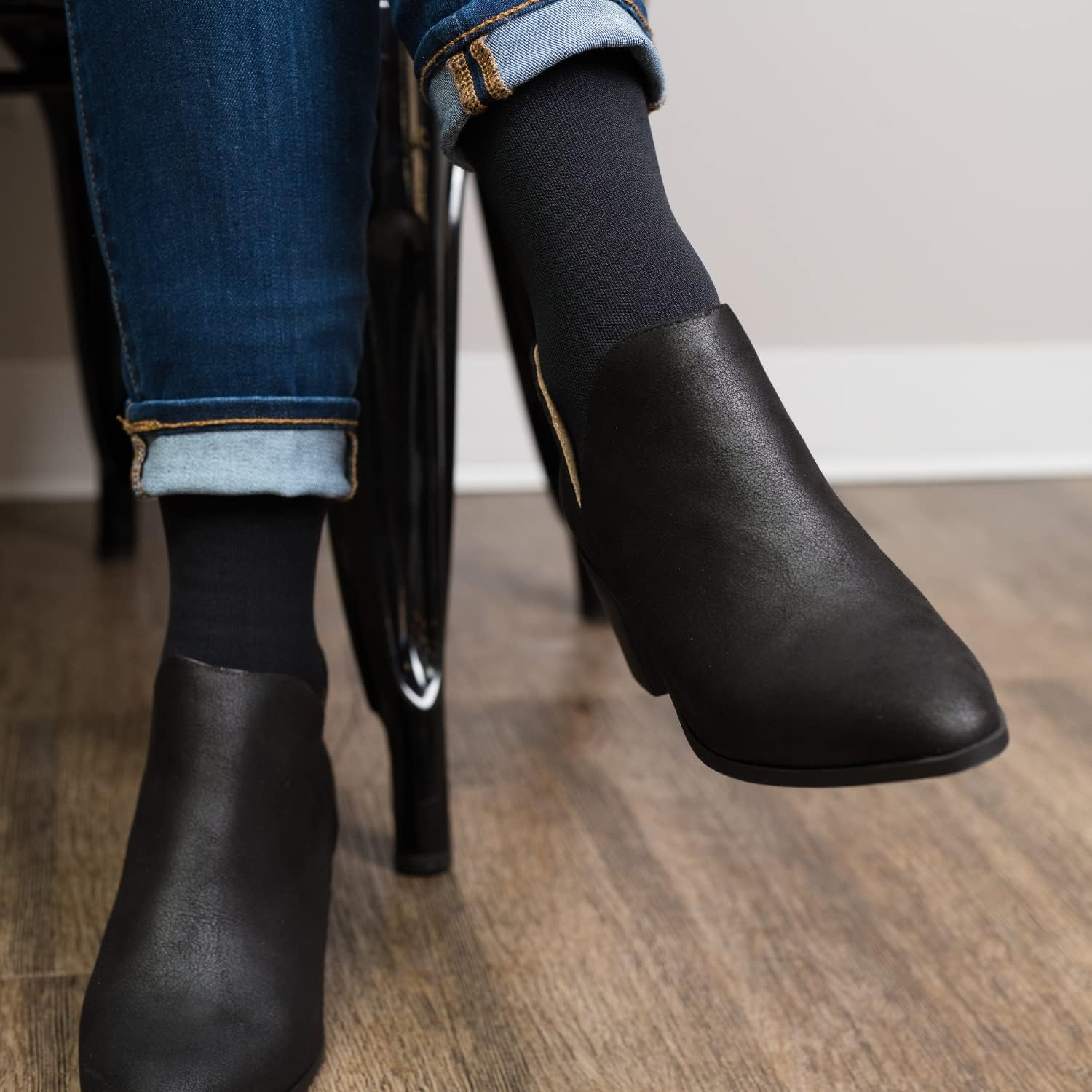 Rejuva COOLMAX 20-30 mmHg Knee-High Graduated Compression Socks for Women & Men