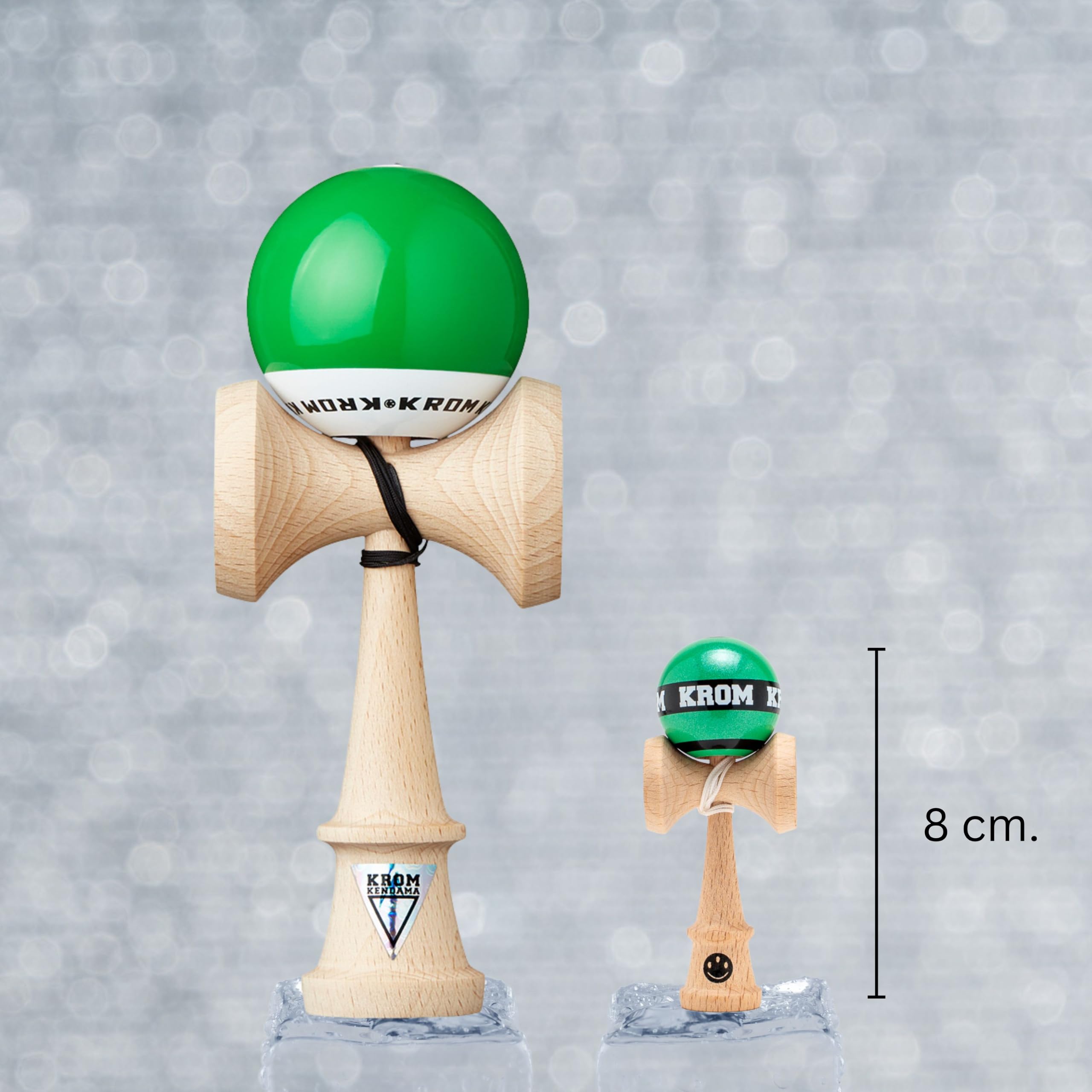 KROM Kendama Micro Verde Oscuro – Mini Kendama de Madera de Haya – Totalmente jugable – Tamaño de Bolsillo – para Principiantes y Profesionales