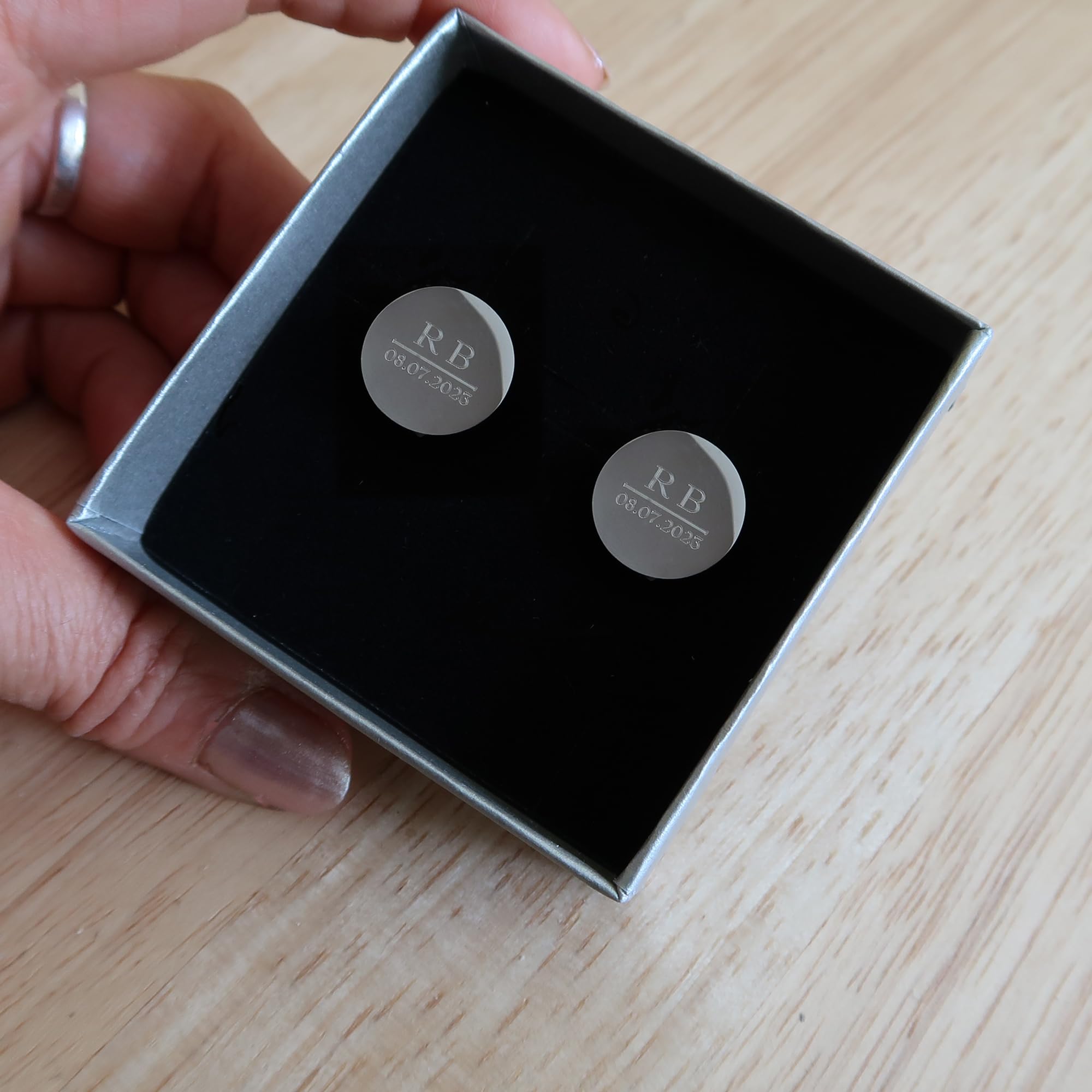 Runde Manschettenknöpfe mit Ihrer persönlichen Gravur, Initialen, Datum, Edelstahl matt oder glänzed