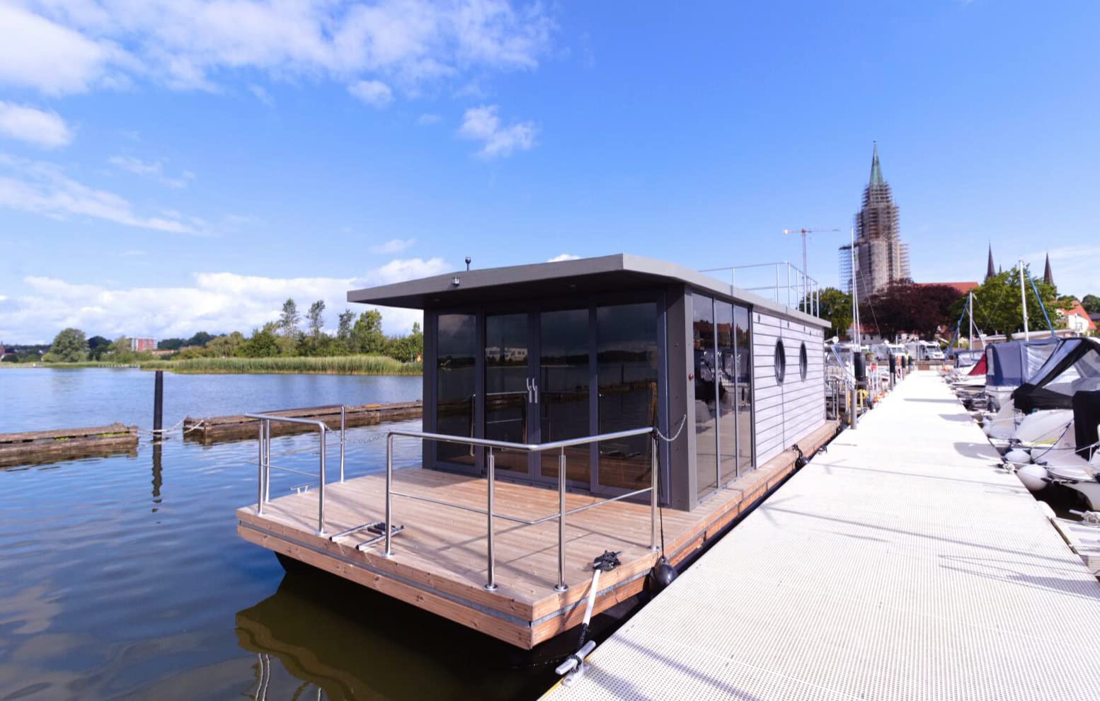 JOCHEN SCHWEIZER Geschenkgutschein: Hausboot Übernachtung mit Sauna Schleswig für 4 (2 Nächte)