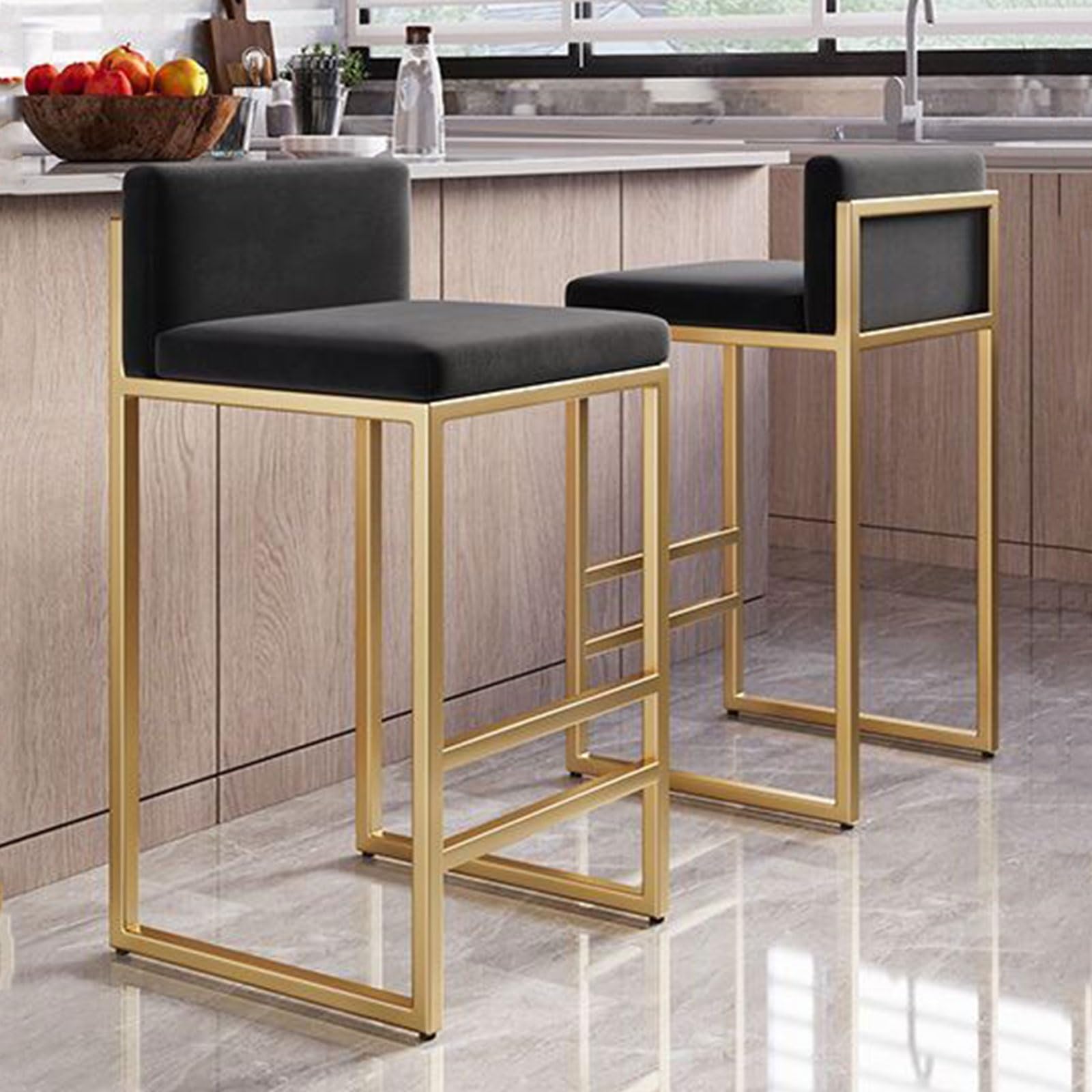 Chaise de bar en velours noir et pieds en métal au design moderne raffiné