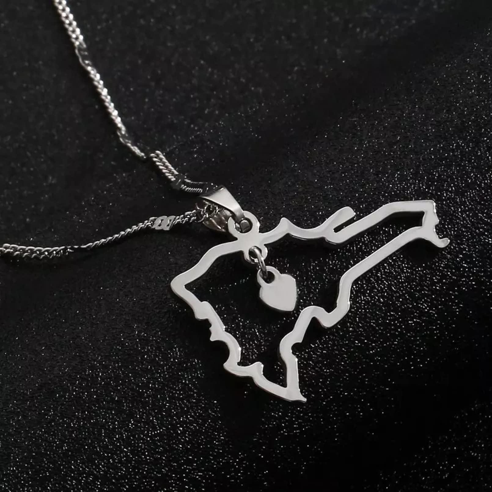 Collana con ciondolo con mappa del Pakistan in oro e città per donna e