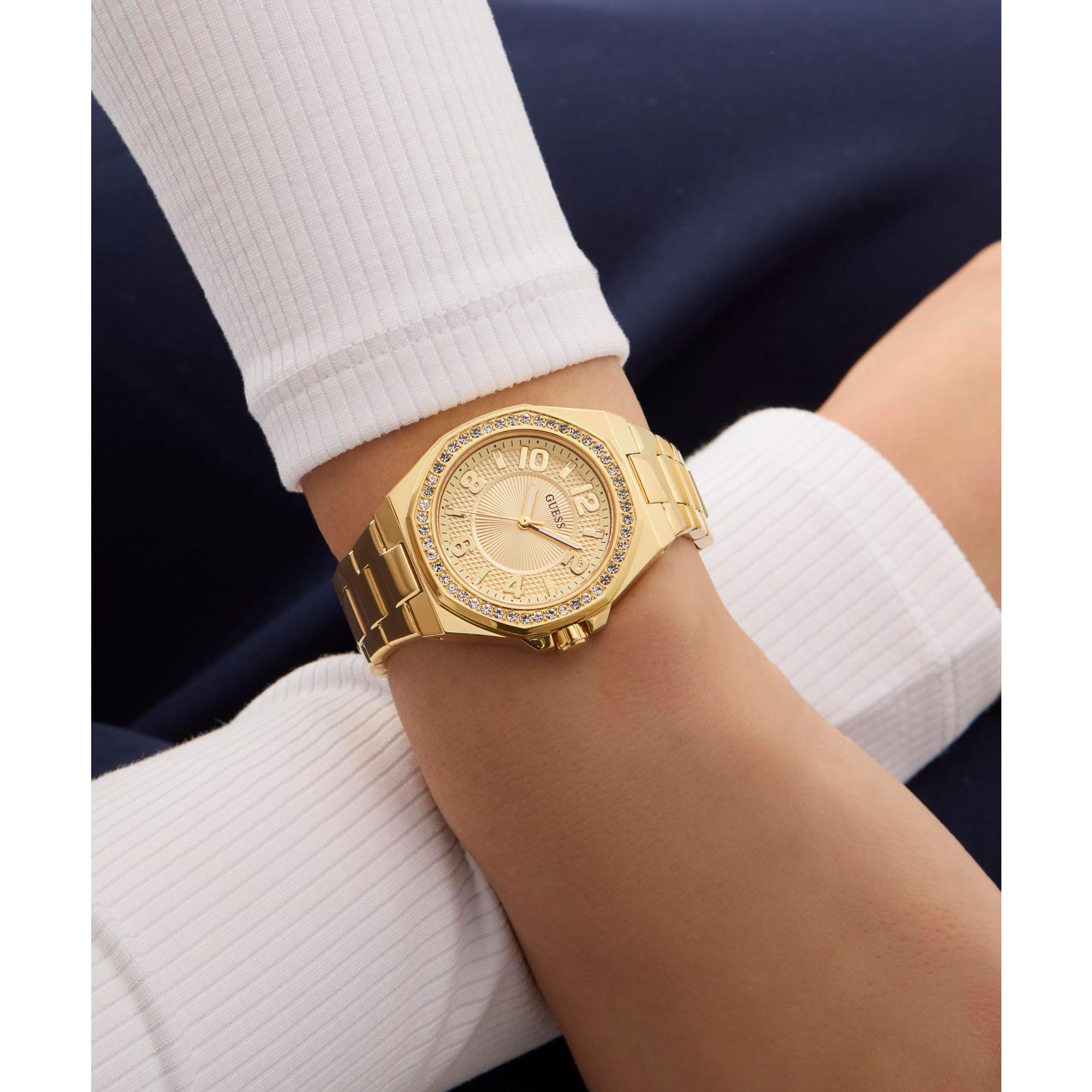 ZEGAREK GUESS - CONTESSA Quartz / 3 ATM Kolor tarczy: Złoty Rozmiar obudowy: 34,00