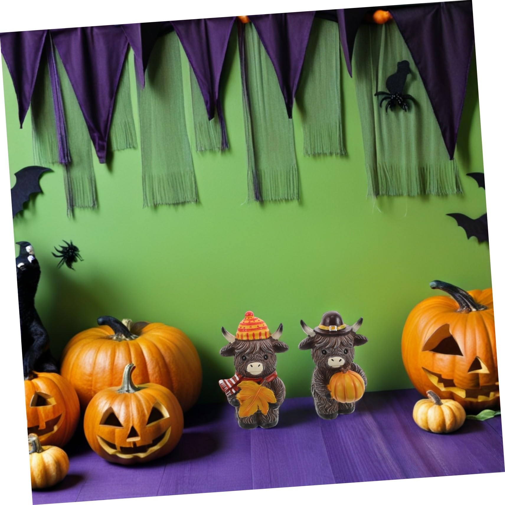 2 Stück Herbstdeko Hochlandrind Resin Figurine mit Kürbis Herbstliche Farmhaus Deko für Garten Büro Fensterbank für Halloween und Thanksgiving Kompakte Tierfigur für Tisch und