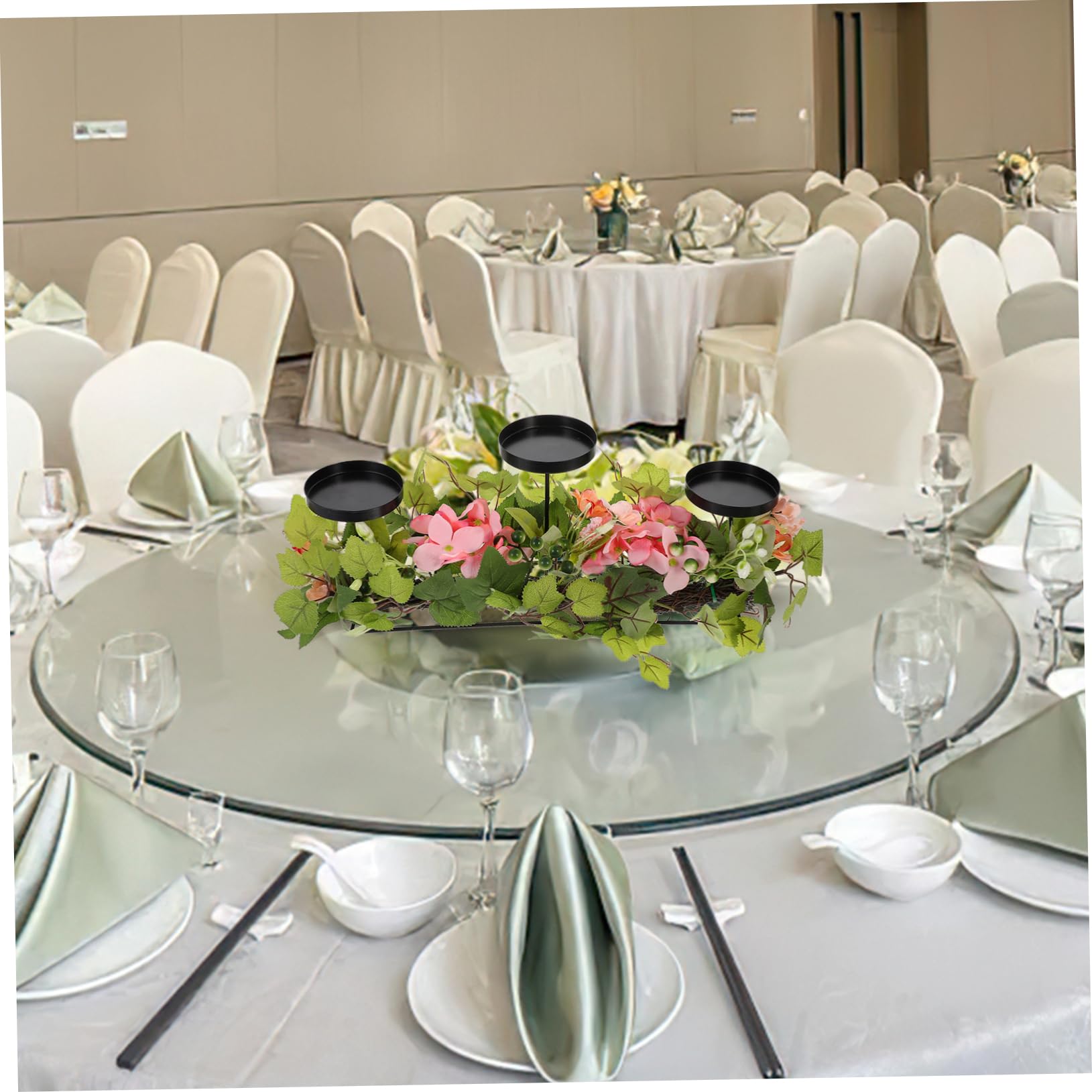 Künstliche Hortensien Kerzenhalter Dekoration für Tisch und Feier | Seidenstoff, Eisen, Rattan und Kunststoff, Elegante Ausführung mit Festlicher Atmosphäre