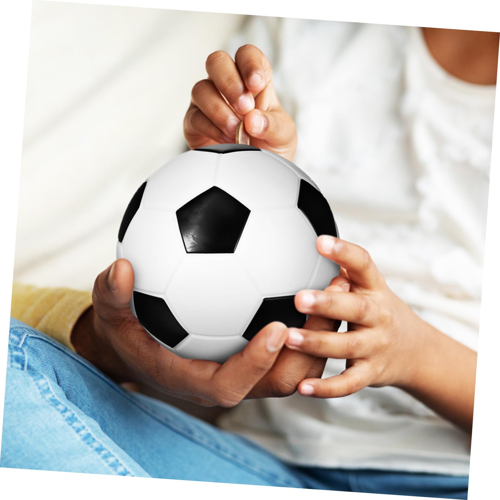 Salvadanaio Cartone 2 Pezzi Vinile Pallone Basket Calcio per Bambini | Regalo Compleanno, Decorazione Casa, Formato Piccolo Portatile, Due Modelli Sportivi, Stile Vivace