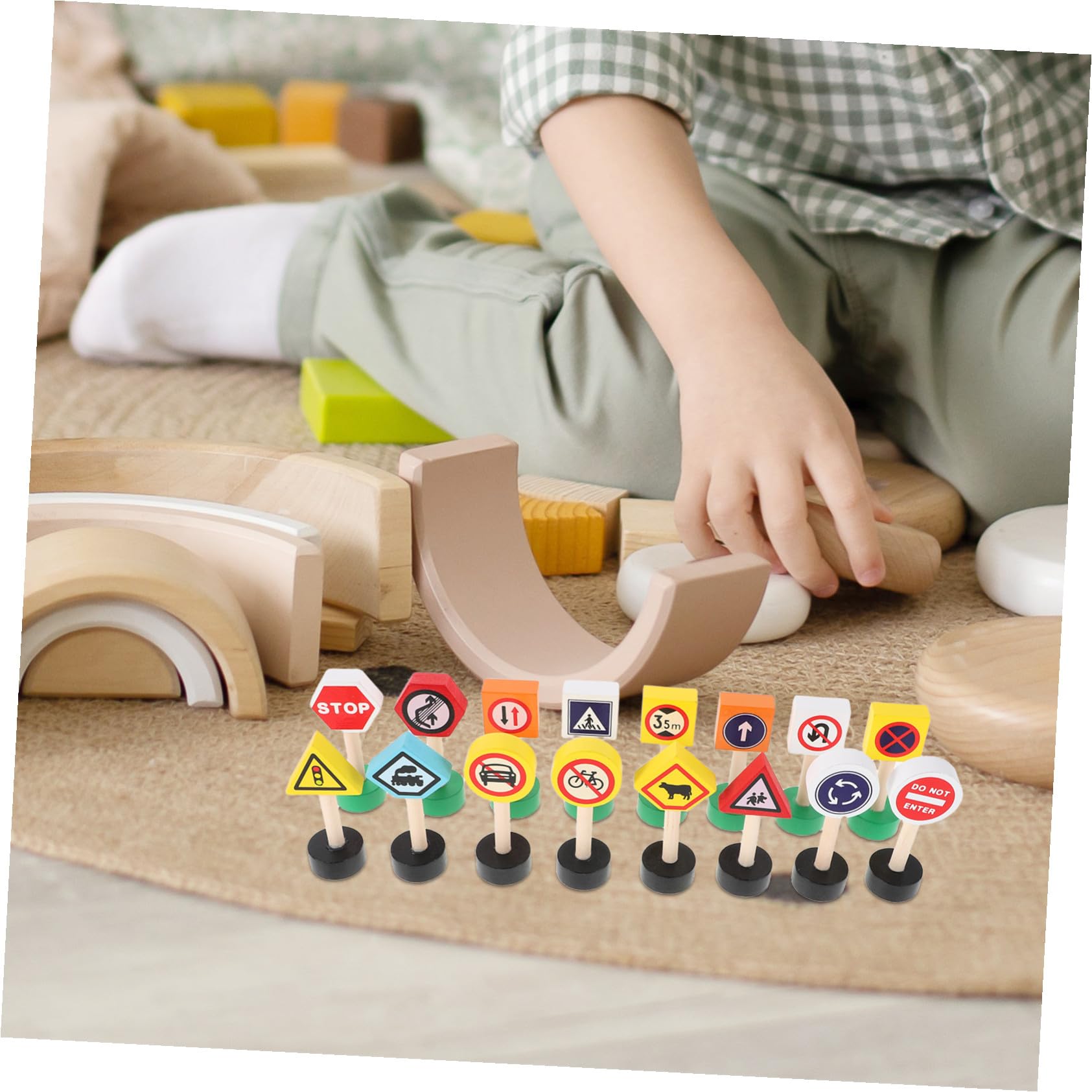 Ensemble De 16 Panneaux De Signalisation en Bois Jouet De Signalisation Routière pour Enfants Mini Panneaux De Rue Apprentissage Préscolaire Sensibilisation À La Sécurité Jeu Interactif