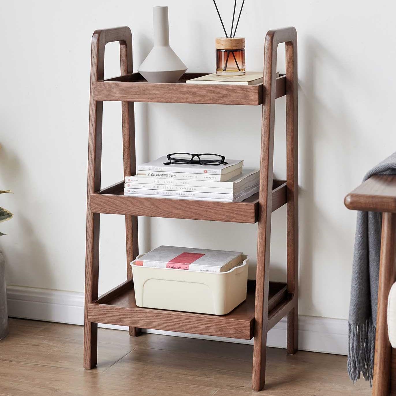 HRVEOCEI 17.72” Small Bookshelf, 3 Tier Ladder Shelf, Wood Side Shelf for Living Room Bathroom Bedroom, Oak, Mini, Vintage, Portable, Easy Assembly, Double Stability (Walnut)