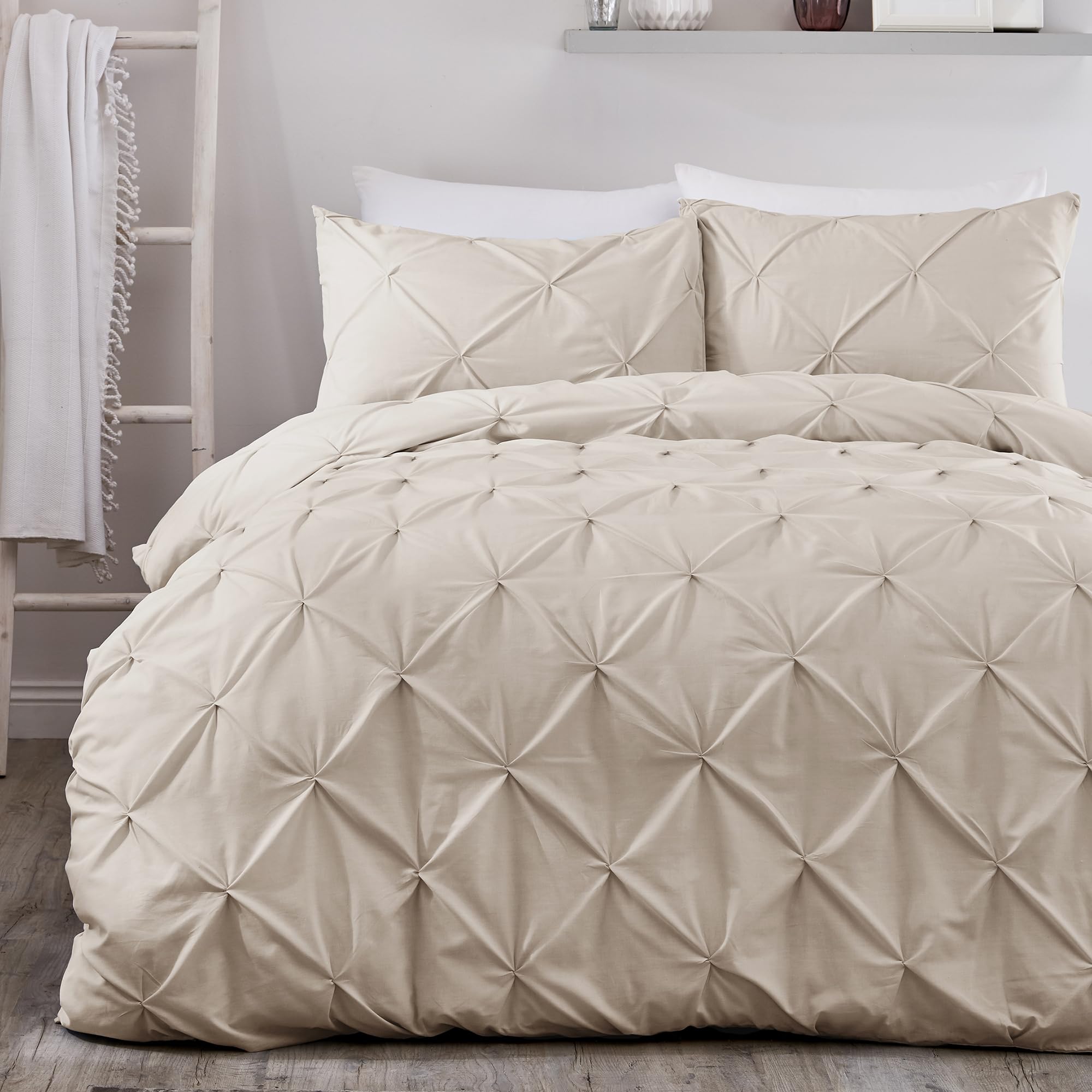Serene Lindly Pintuck Duvet Cover – Natural – King Size (230 x 220cm) – Soft Touch Microfibre – Diamond Pinch Pleat – Luxury Puckered Bedding