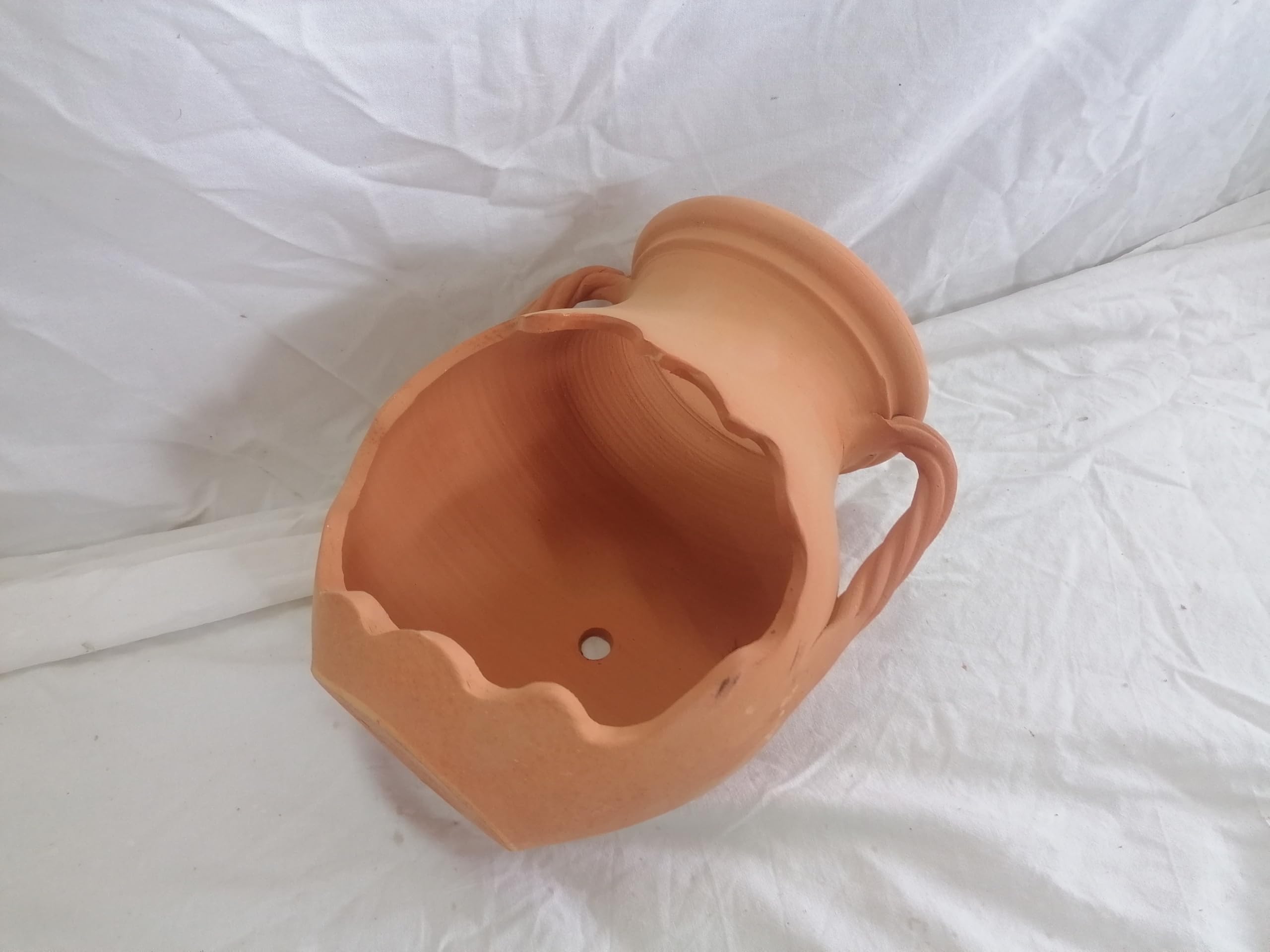 la iberica ANFORA de Barro Abierta. 32x26 cms.