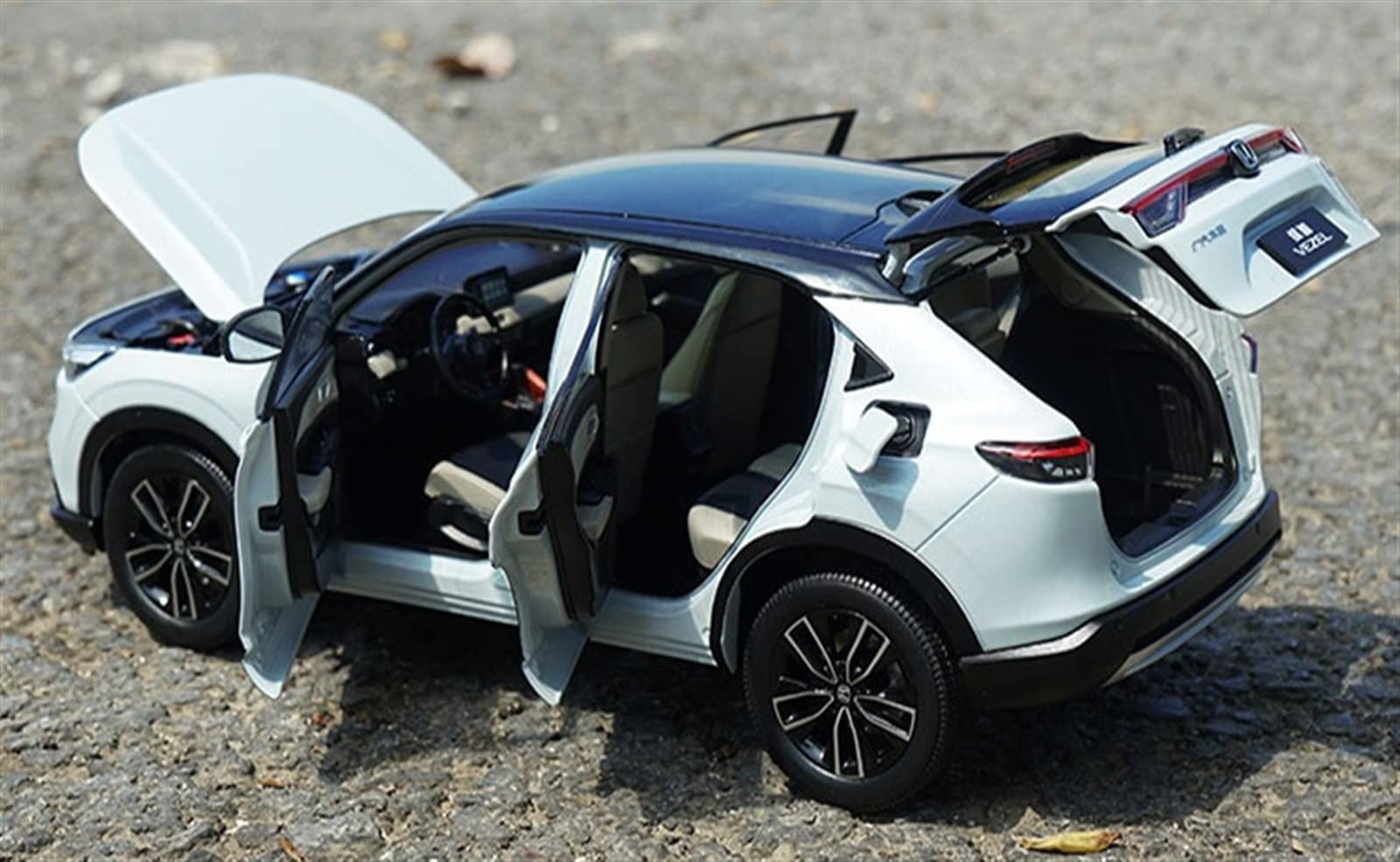 Amazon.co.jp: スケールモデルカー 1:18 ホンダ VEZEL SUV スケール