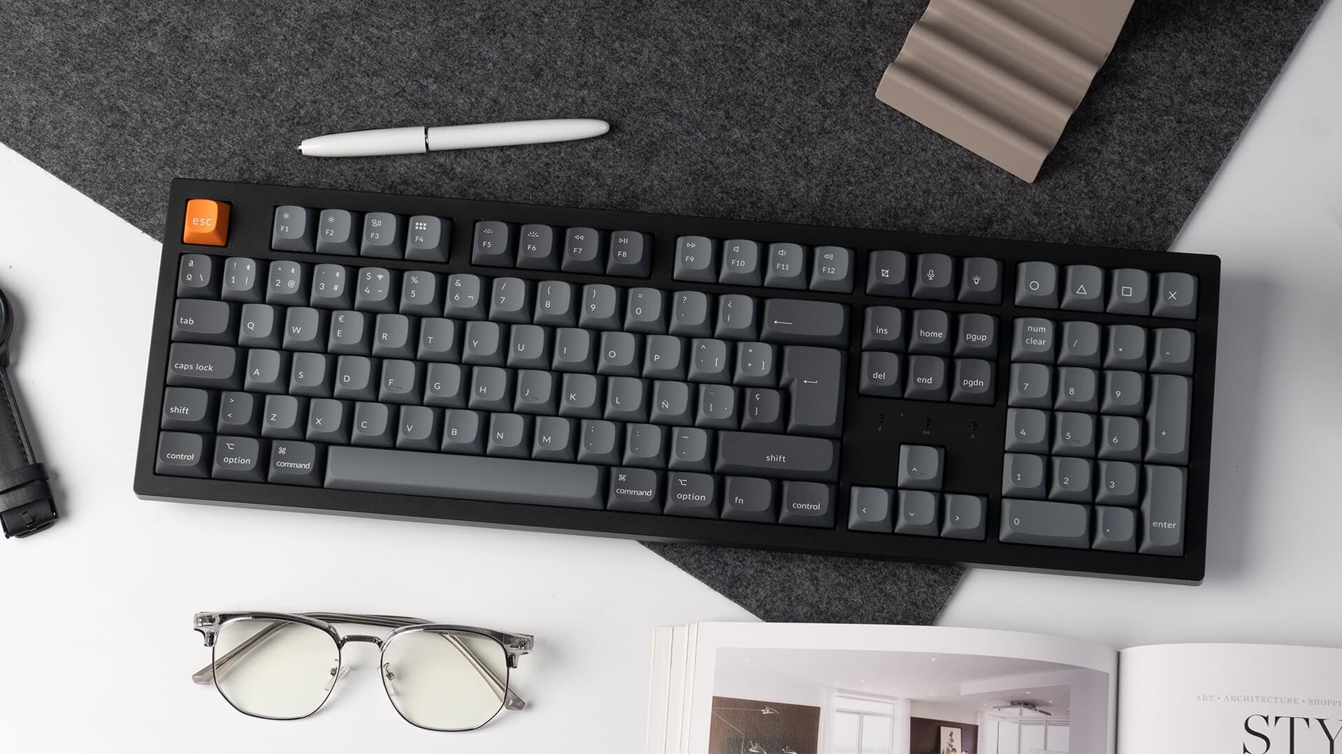 Keychron K10 Max – Tastiera Meccanica Wireless 100% ISO-IT con QMK, 2.4GHz, Bluetooth 5.1, Hot-Swap, RGB, Keycaps PBT e Switch Super Red [Immagine UK-ISO]