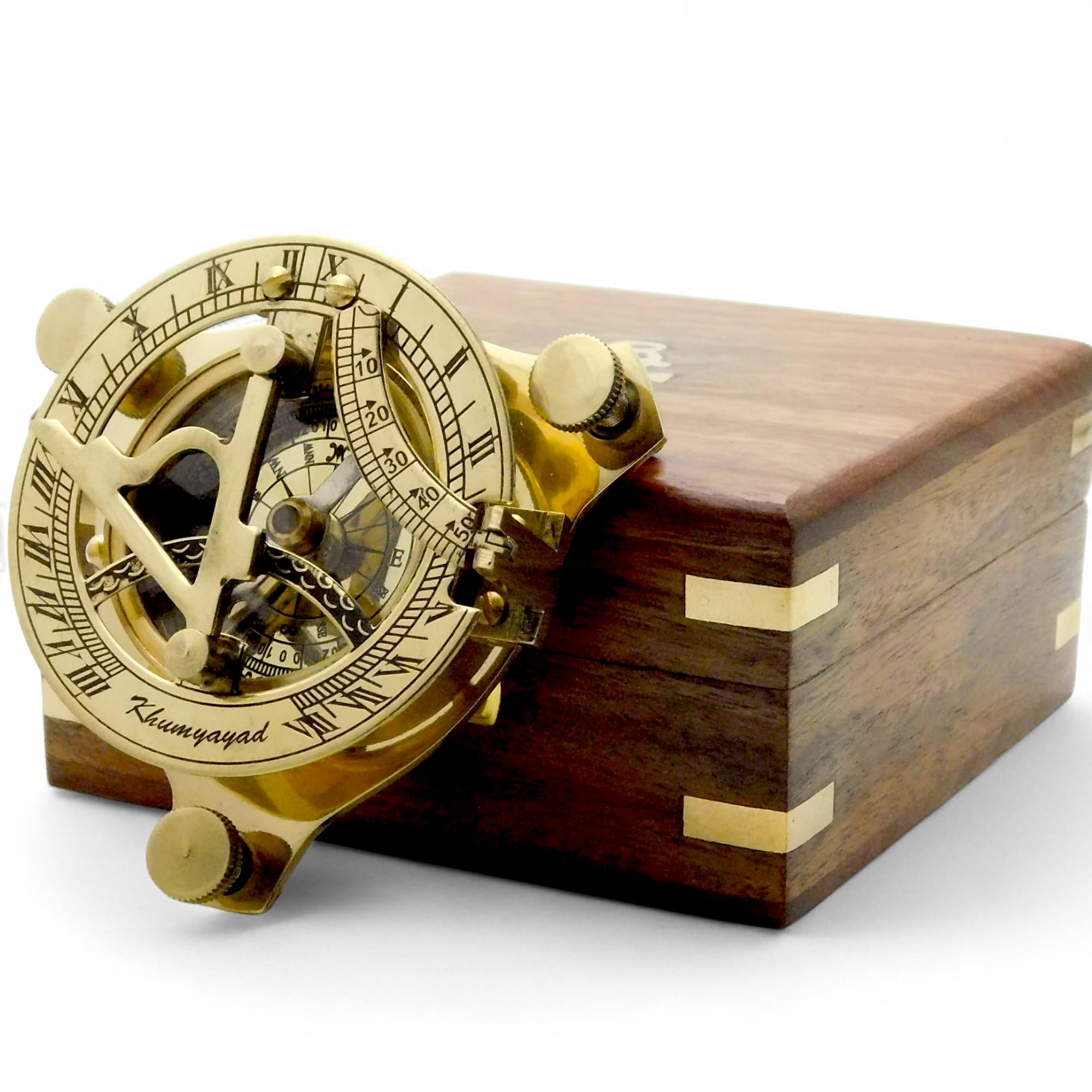 Boussole en laiton. Élégante boussole nautique traditionnelle de cadran solaire de 7,6 cm en laiton antique avec boîte en bois exquise.