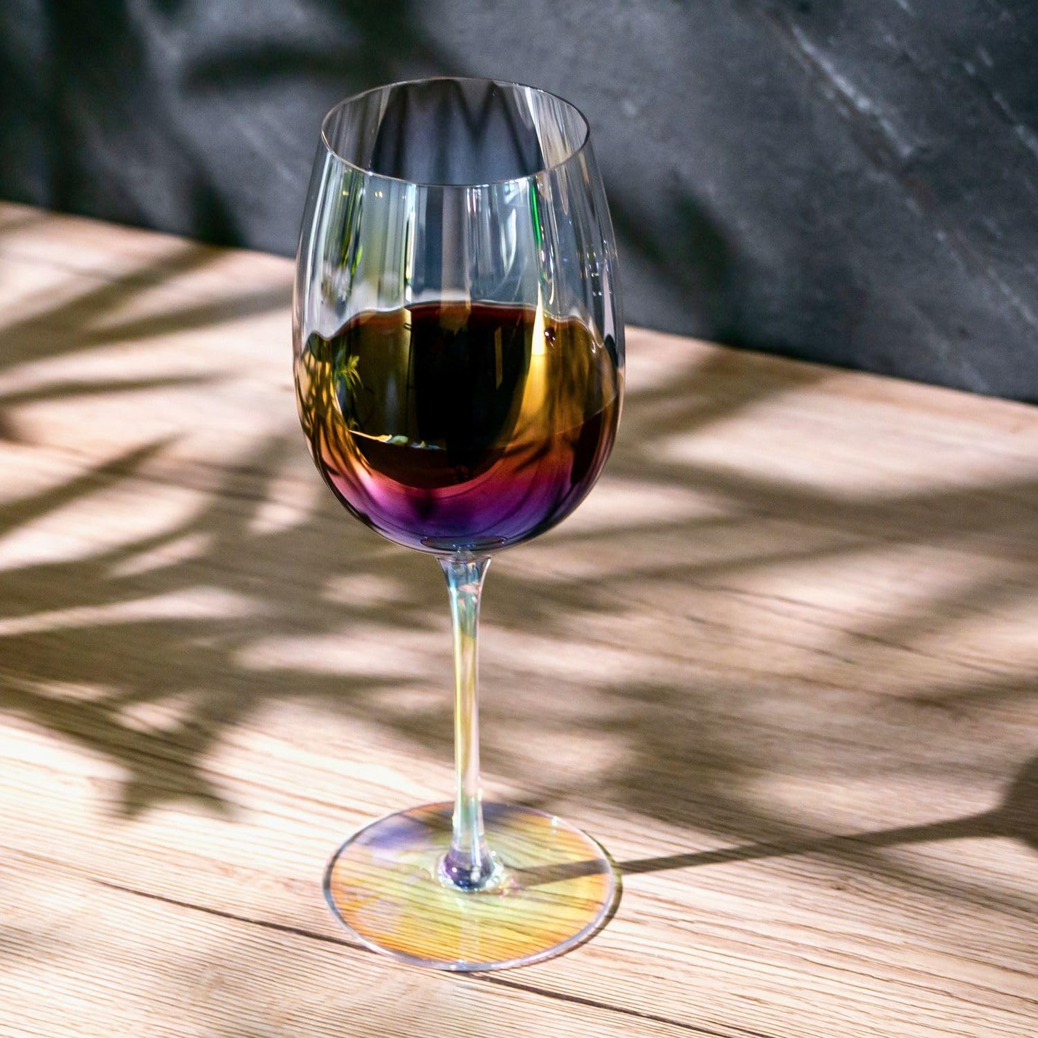 INTIRILIFE 6er Set Weingläser 440 ml mit Regenbogen-Schimmer & Wellenform – Weißwein Rotwein Kelch Langstielig – Bleifreies Kristallglas Spülmaschinenfest Stoßfest – Elegant Für Tisch Bar Geschenk