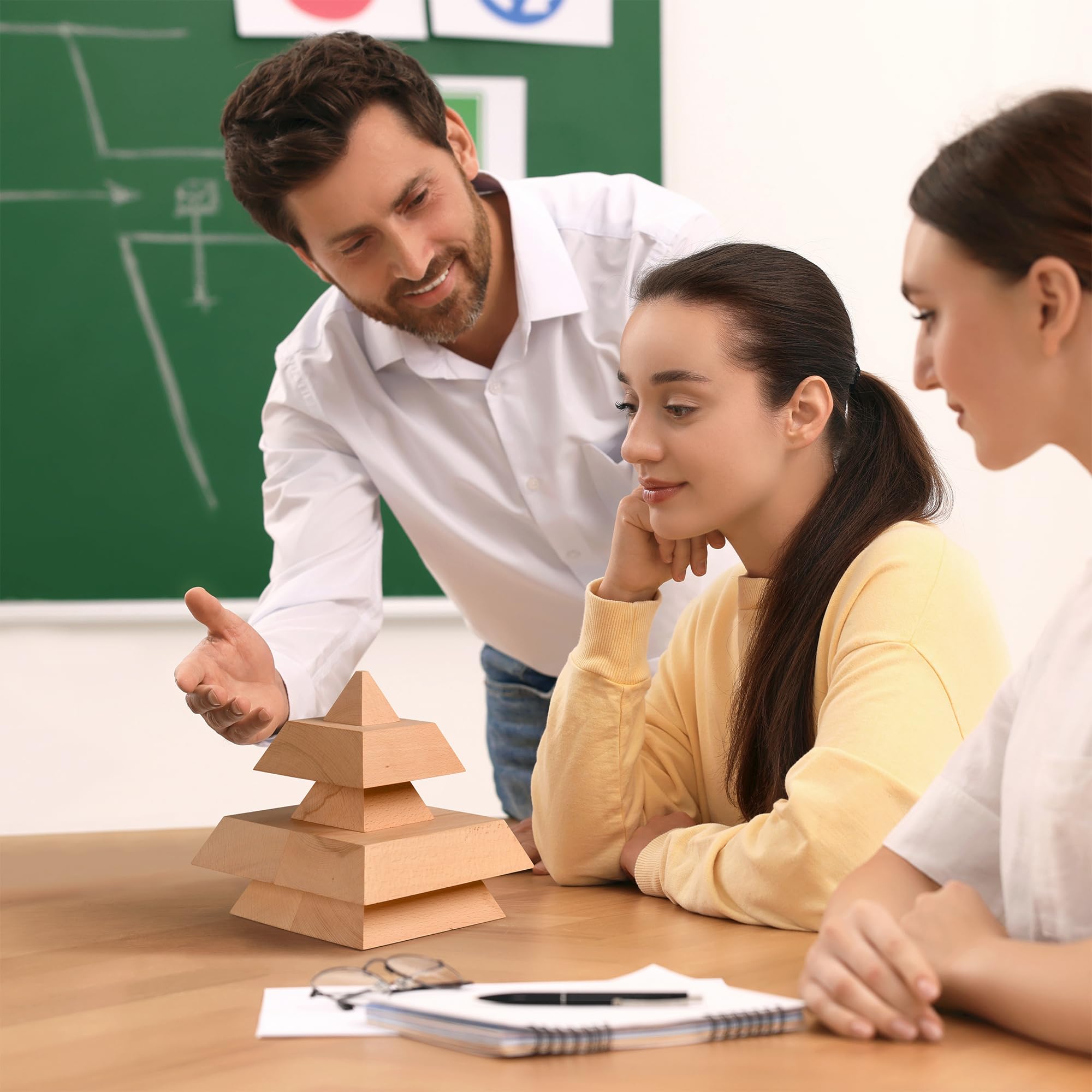 Wertepyramide aus Vollholz – Bedürfnispyramide für Coaching, Therapie & Beratung – perfekt für Wertearbeit – visualisiert Bedürfnisse, Ziele und persönliche Entwicklung