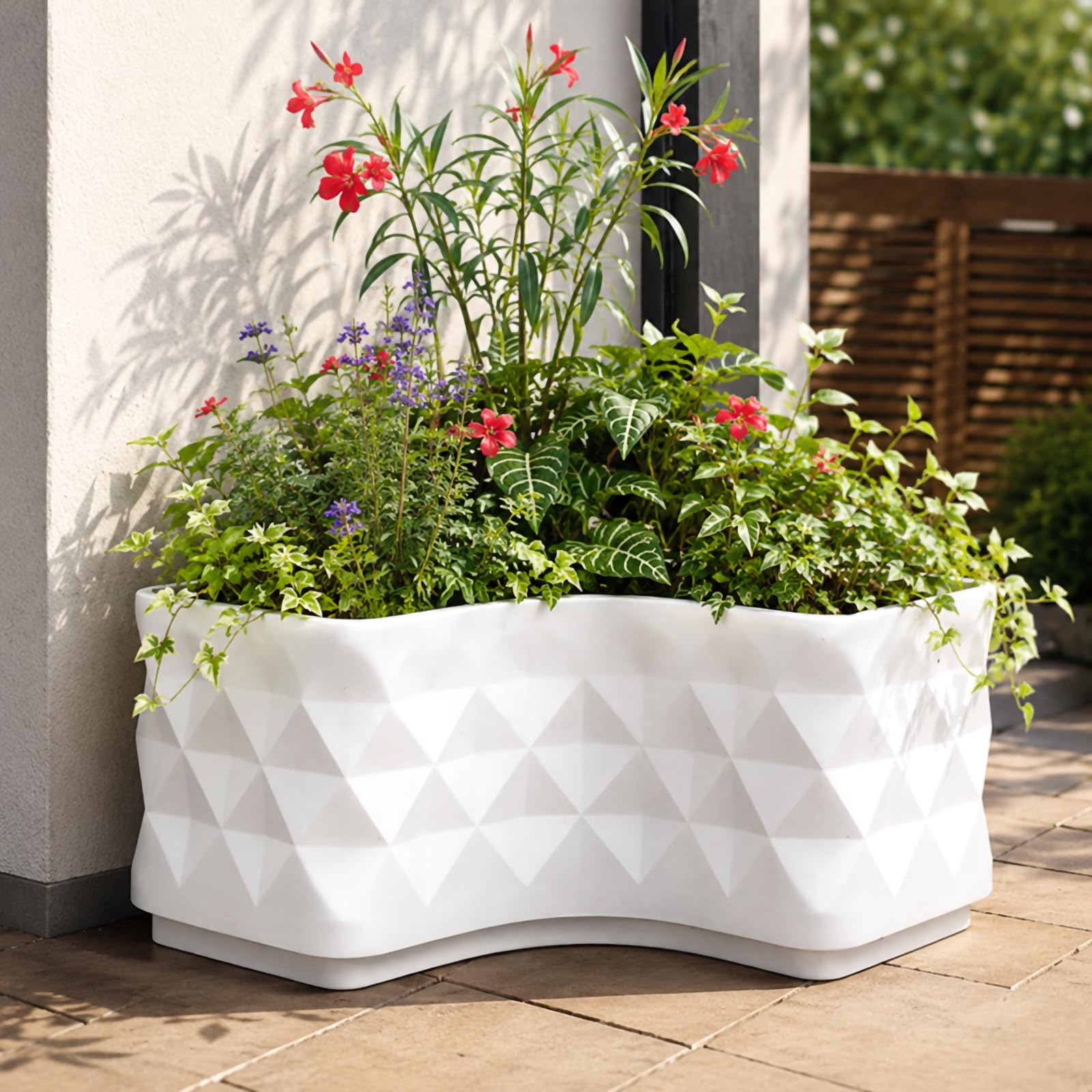 Jardinera Exterior Grande con Patrón De Diamante, Forma Reforzada Y Drenaje, Jardinera Elevada para Balcón, Macetero Exterior para Flores Y Plantas Pequeñas,Blanca,58 * 58 * 30cm