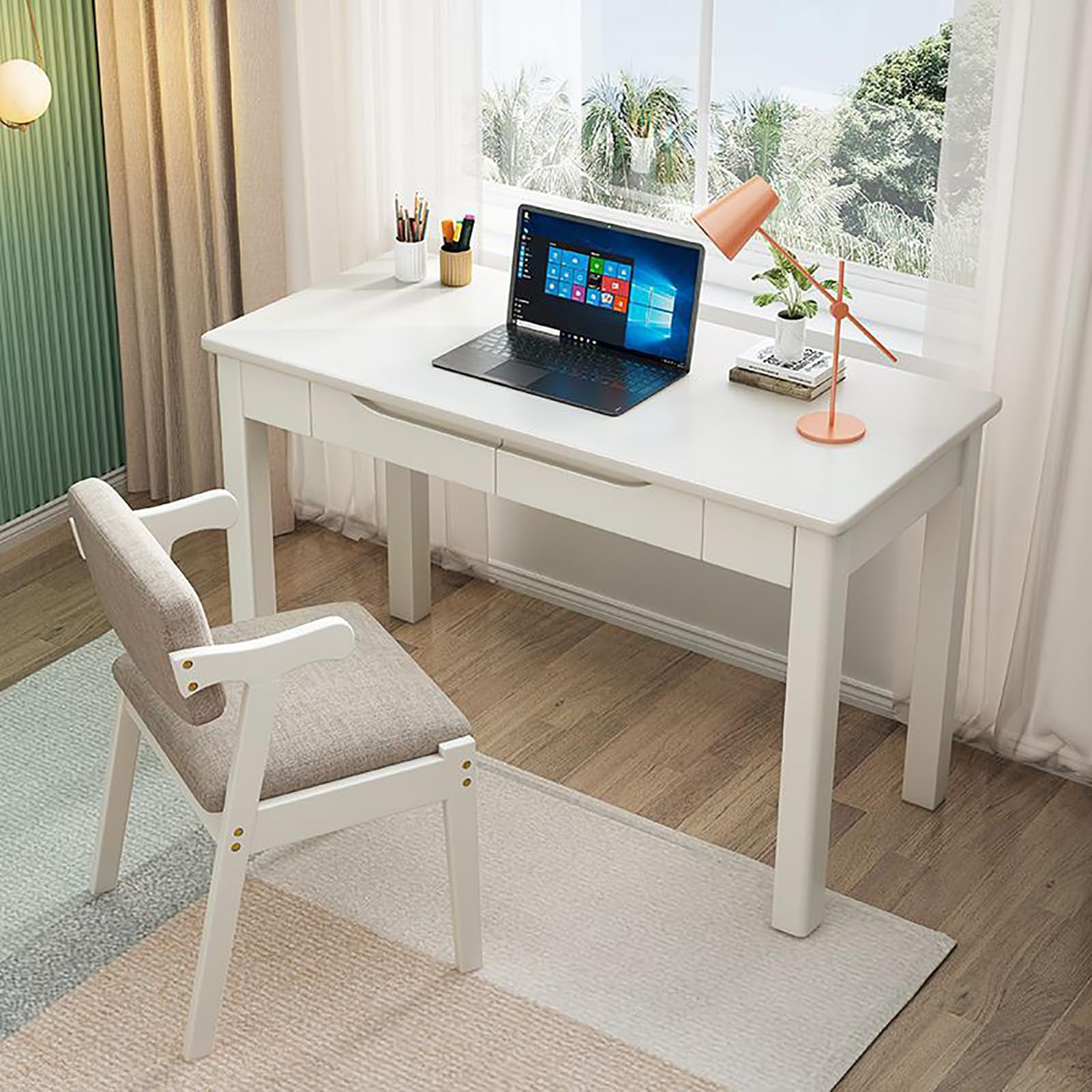 Bureau compact pour ordinateur portable idéal pour travailler dans une petite chambre