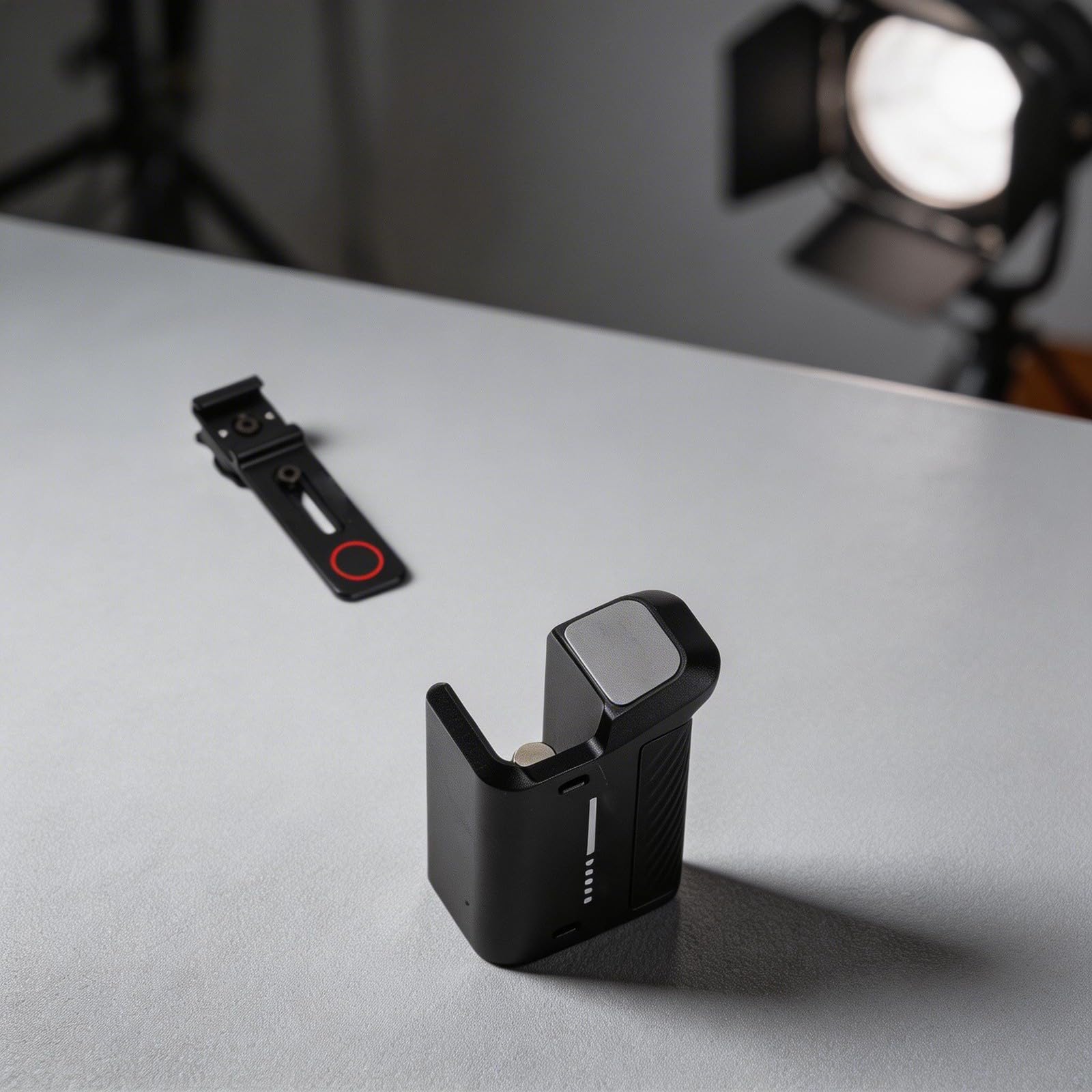 Zestaw metalowych uchwytów z wyzwalaczem do DJI Action 5 4 3 Pro i Insta360 do GO Ultra Pro, antypoślizgowy uchwyt, z klatką do stabilnych zdjęć, wytrzymała metalowa konstrukcja do kamer sportowych