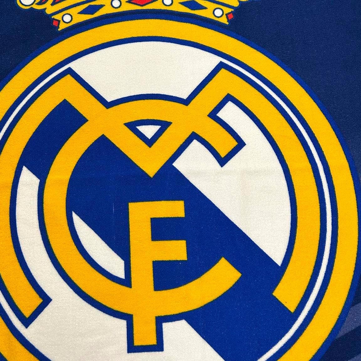 Toalla Real Madrid Oficial con Escudo y Colores del Club para Playa, Piscina, Baño o Deporte