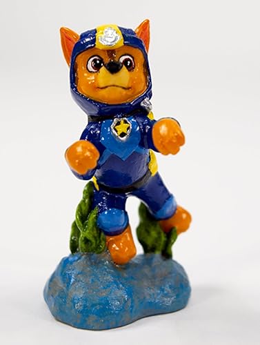 Miniatura 2 de Penn-Plax Adorno de acuario de Paw Patrol con licencia oficial - Chase - Tamaño mini