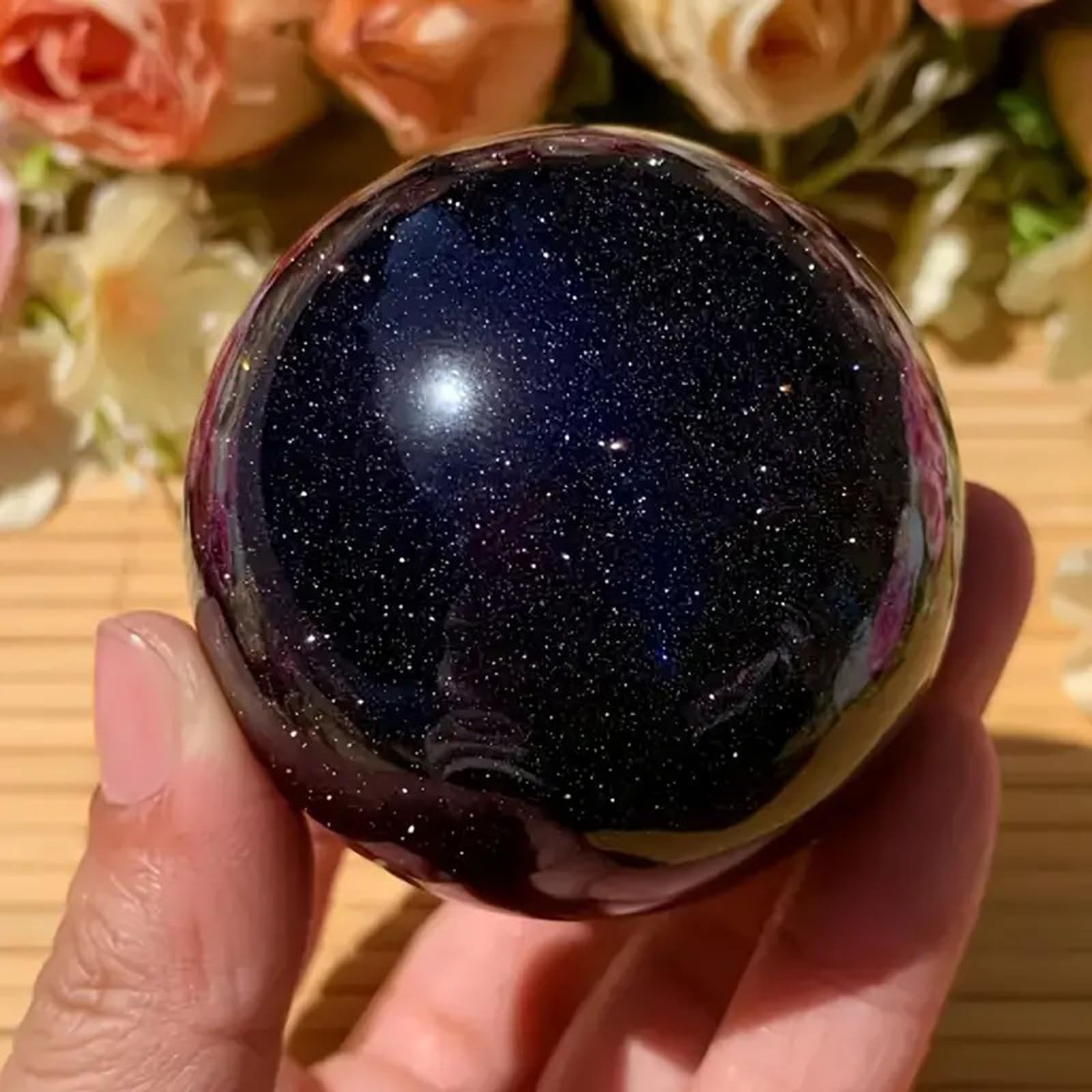 Bola de Cristal Sintético con Esfera de Piedra Dorada Azul con Soporte de Madera, Cristal Curativo de Chakras, Manualidades Reiki, Sala de Estar, Oficina, Decoración del Hogar,7~7.5cm