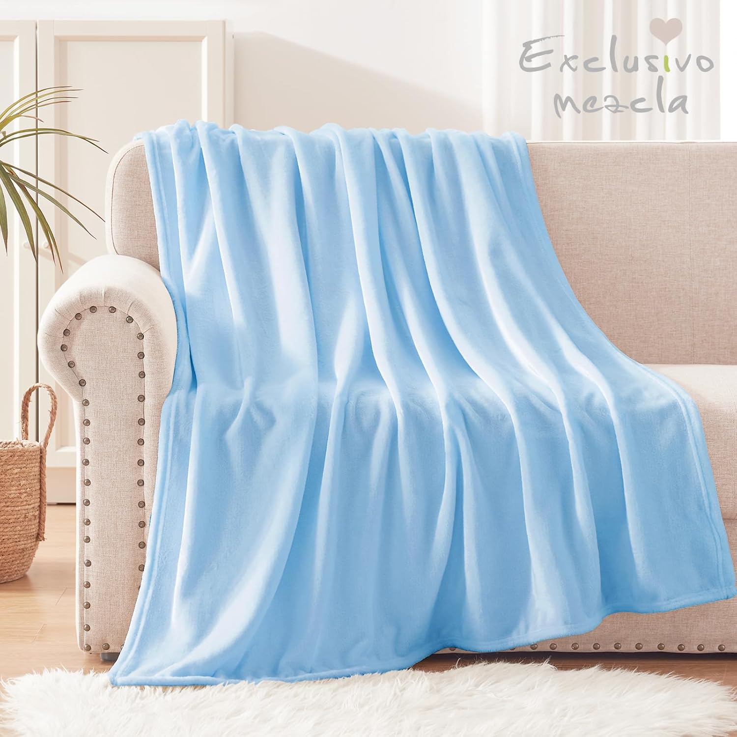 Exclusivo Mezcla Fleece Ice Blue Throw Blanket for Couch, Sofa, Super Soft and Warm Blankets, All Season, Cozy, Plush, Lightweight, 50x60 Inches - Image 4