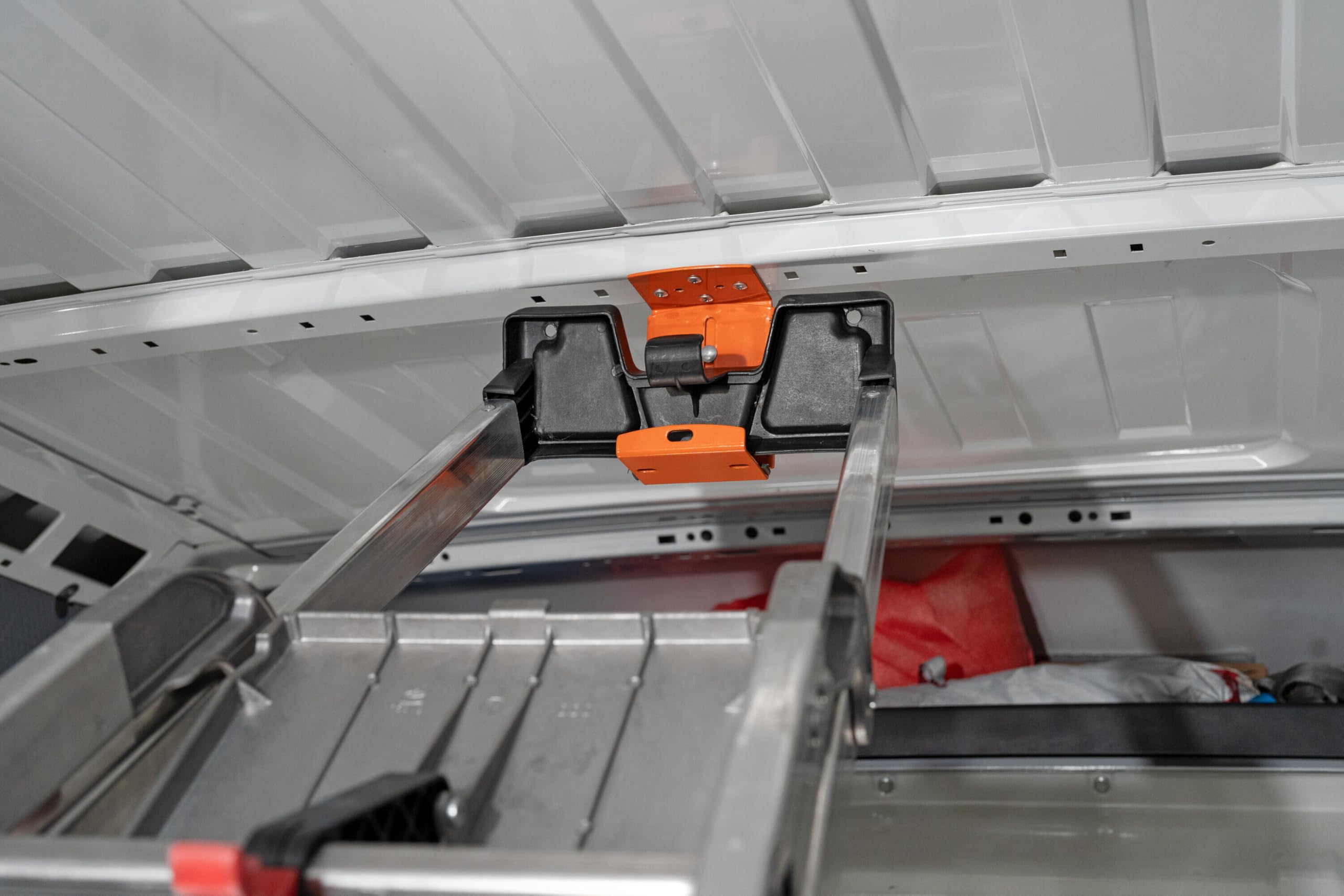 NORDRIVE N11071 Van Ladder Holder, porta scala da interno per furgone