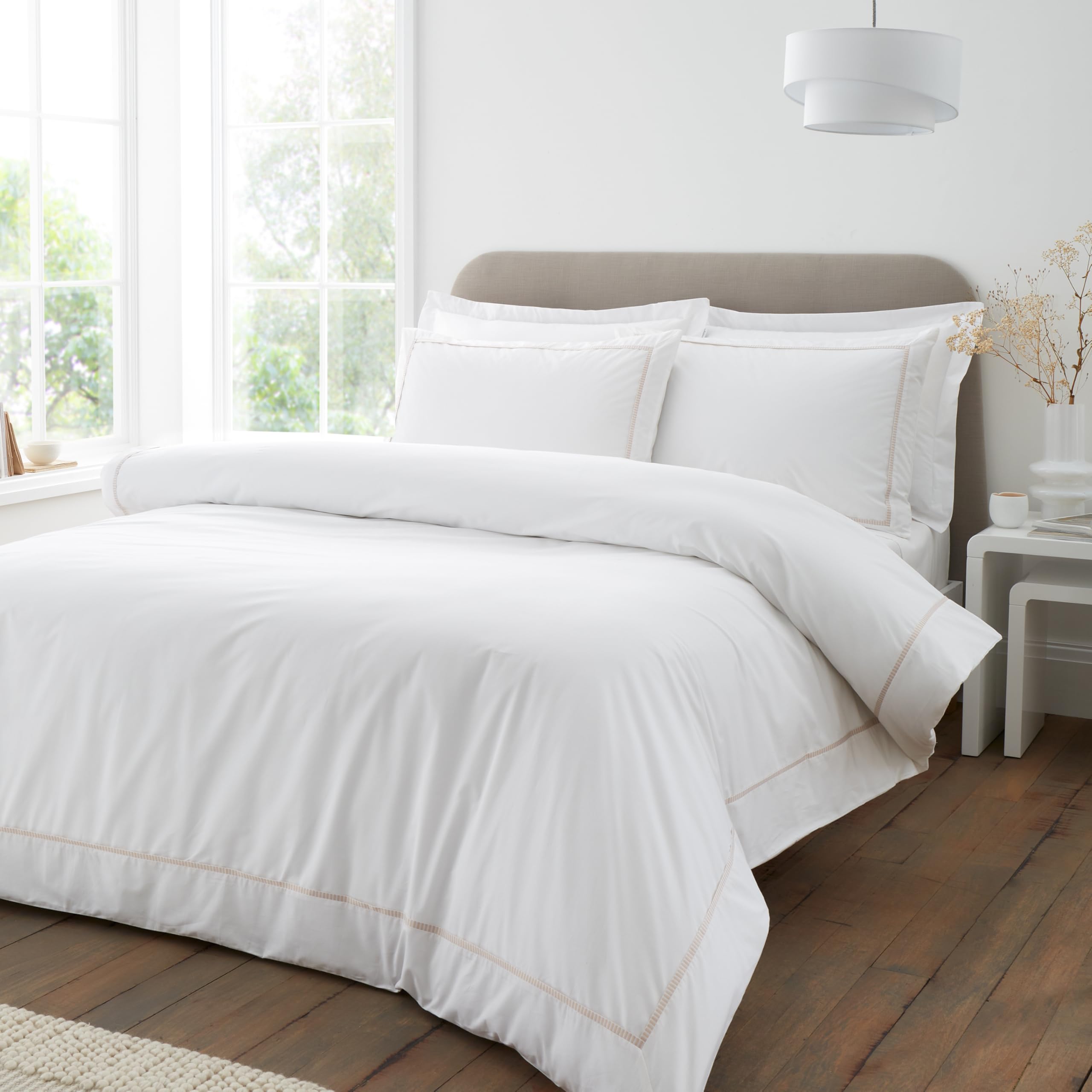 Bianca Contrast Trim 200 Thread Count Cotton Double Duvet Cover Set with Pillowcases White/Natural