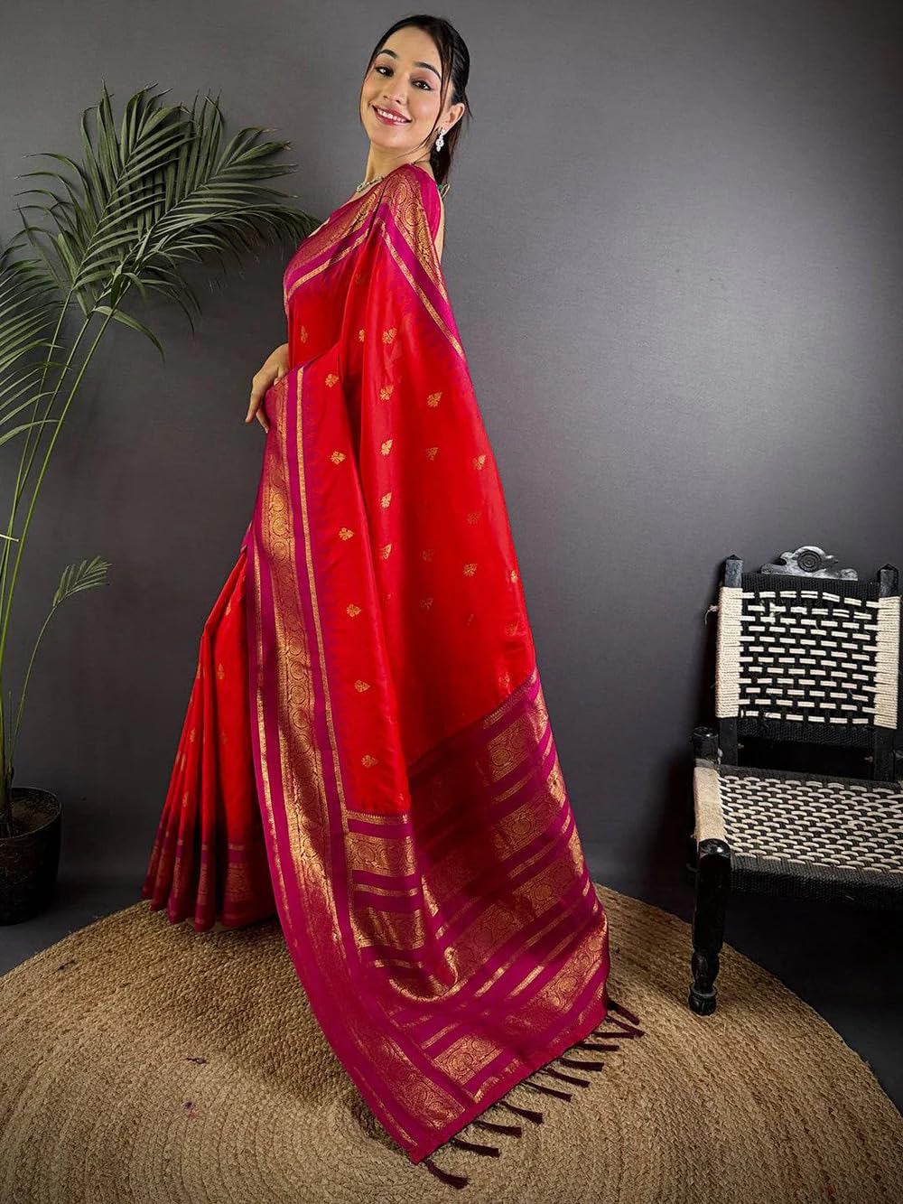 SGF11 Women's Kanjivaram Pure Soft Silk Saree With Unstitched Blouse Piece product image 4