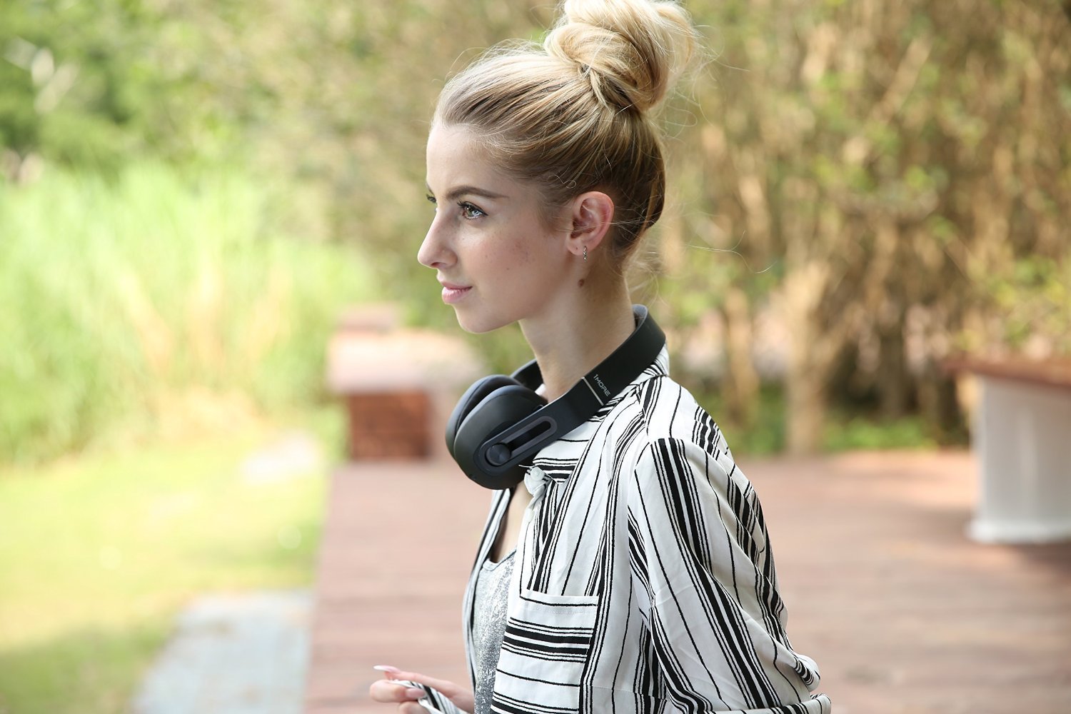 1MORE MK801 オーバーイヤーヘッドフォン 4個セット Amazon.co.jp: 1MORE 軽量式 オーバーイヤー ヘッドホン ヘッド