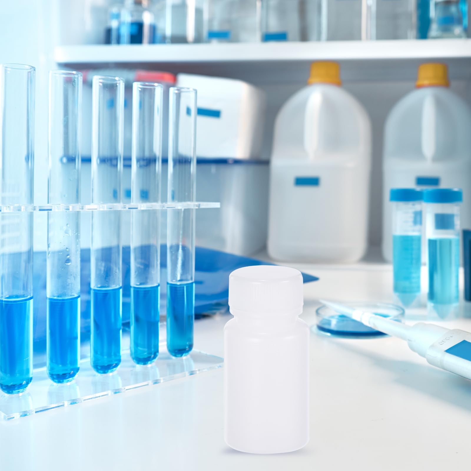 PATIKIL Reagenzflaschen, Polyethylen, kleine Öffnung, runde graduierte Flaschen mit Schraubverschluss für Laborwasser, Reagenzflüssigkeiten, feste Probenaufbewahrungsdichtung, durchscheinendes Weiß,