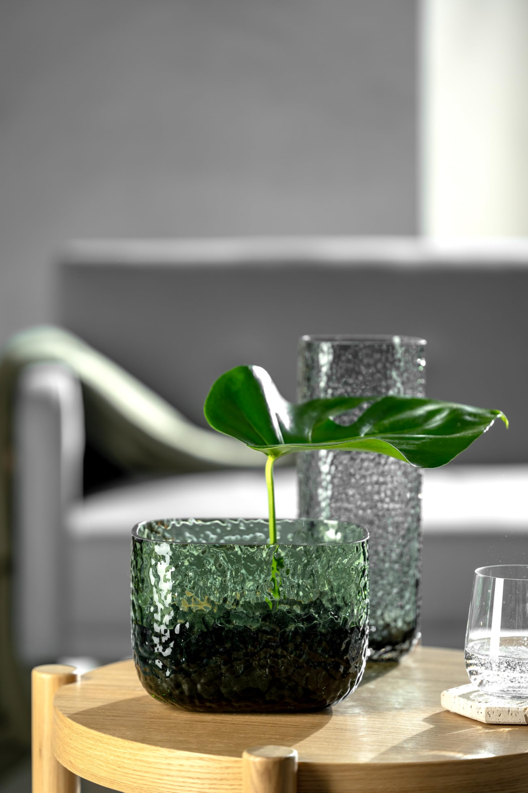 LEONARDO HOME Martello 033200 Vase polyvalent, décoration élégante avec surface tactile, bol pour plantes intemporel, vase à fleurs, unique, hauteur 13 cm, vert