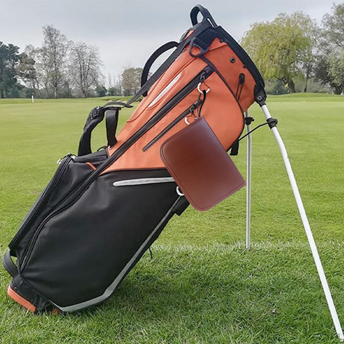 Regalos de golf para hombres y mujeres, juego de accesorios de golf con estuche de alta gama, telémetro, cepillo y tees, multifuncional.