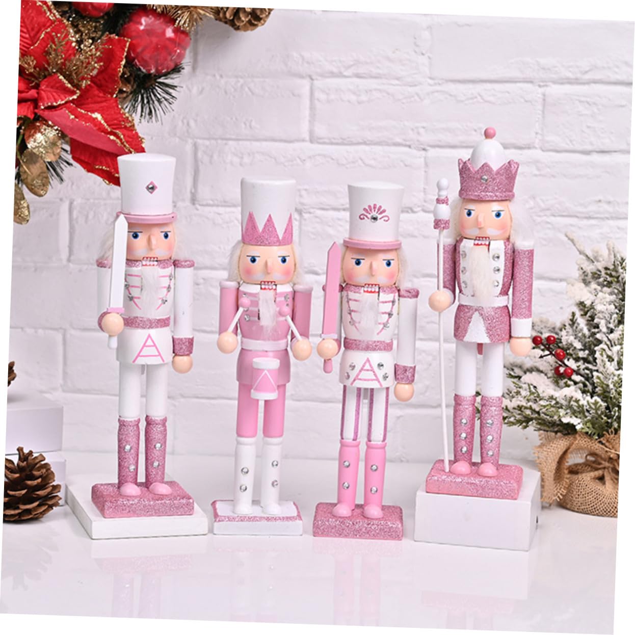 4 Sztuki Drewnianych Różowych Dekoracji Świątecznych Nutcracker Ozdoby Stołowe i Zawieszki Choinkę dla Nastoletnich Dziewcząt Dodające Uroku i Świątecznej Atmosfery